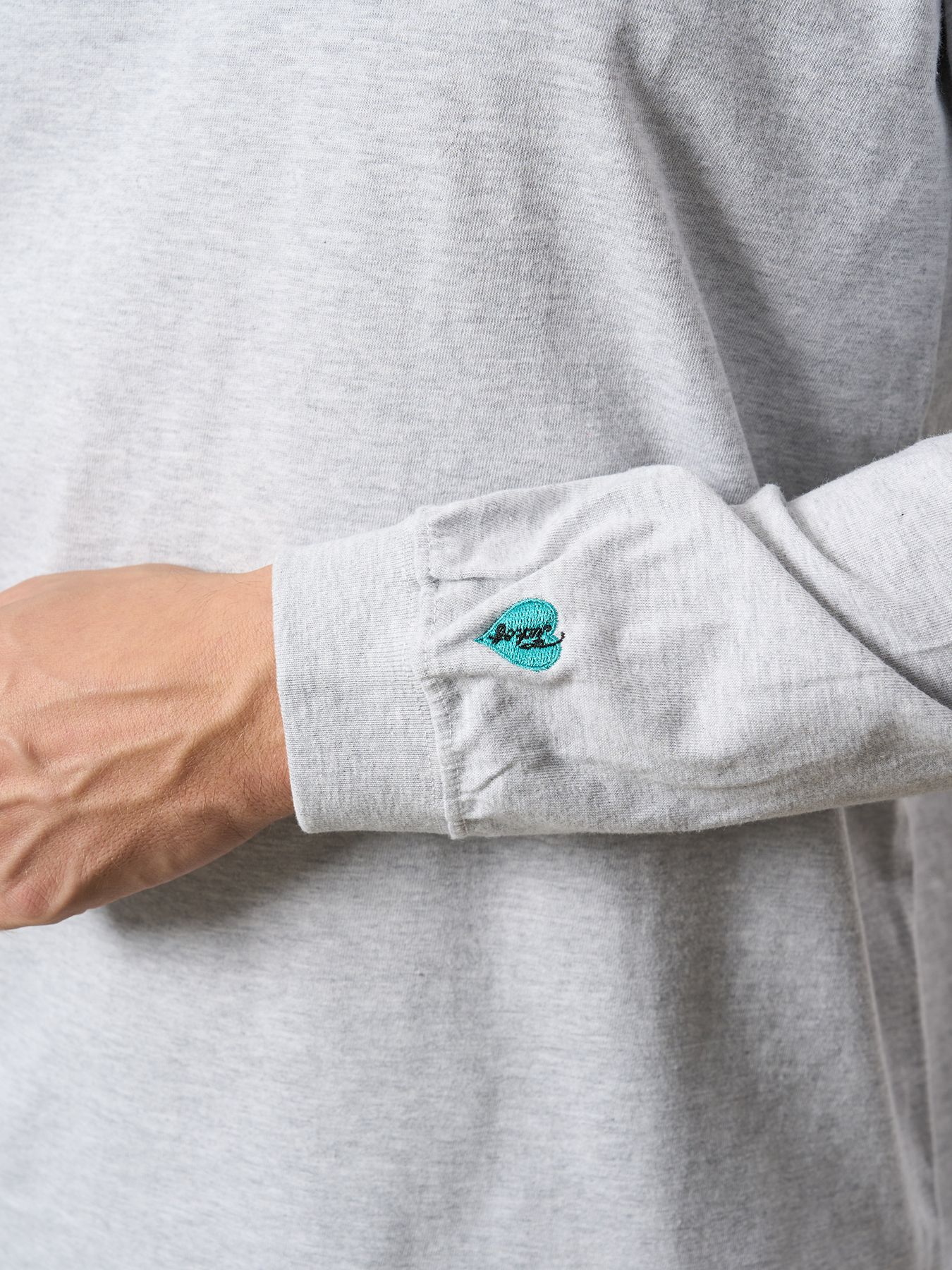 【予約品 5月8日(木) AM10時 締切】 5.6ozコットン天竺 スターグラムハート＆シークインLS Tシャツ / アッシュ