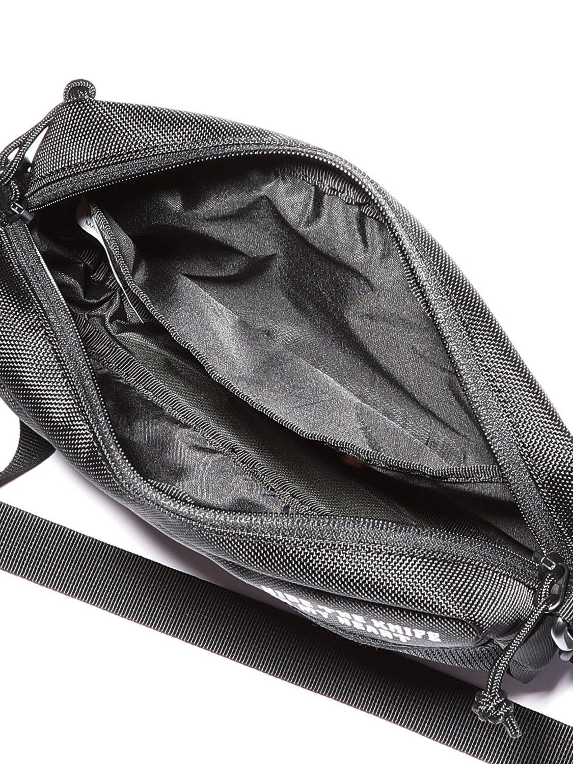 SWITCHBLADE × NEW ERA® H.K.M.H. SHOULDER POUCHバック / BLACK