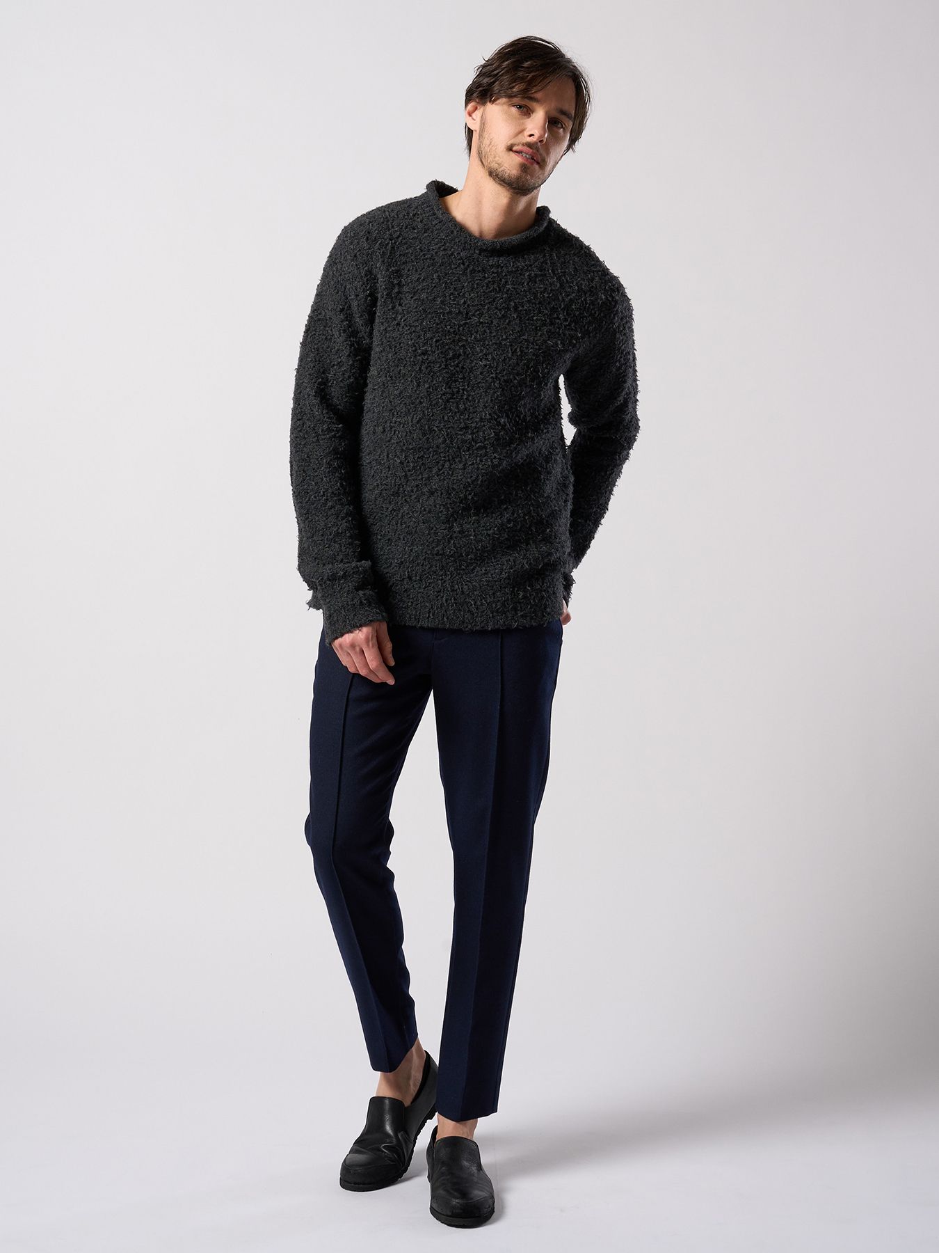 【予約品 4月19日(日) 18時締切】comfort pin-tuck slim slacks / コンフォート ピンタック スリムスラックス / ネイビー