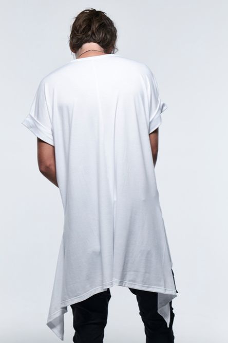 《予約品》 FlareV-T-Shirt / ホワイト 【kiryuyrik】 2023年4月以降入荷予定
