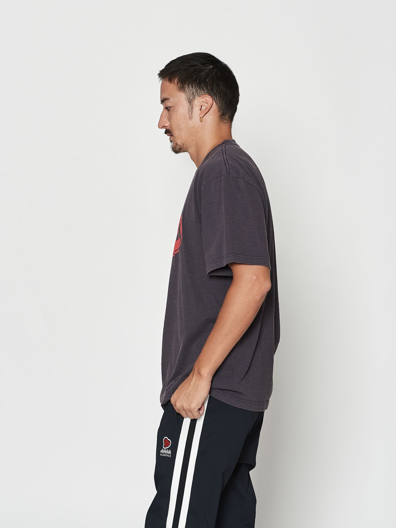 【予約品 10月9日(木) 締切】muta Aging Circle Logo Tee / Tシャツ / ネイビー【Acanthus × muta MARINE】