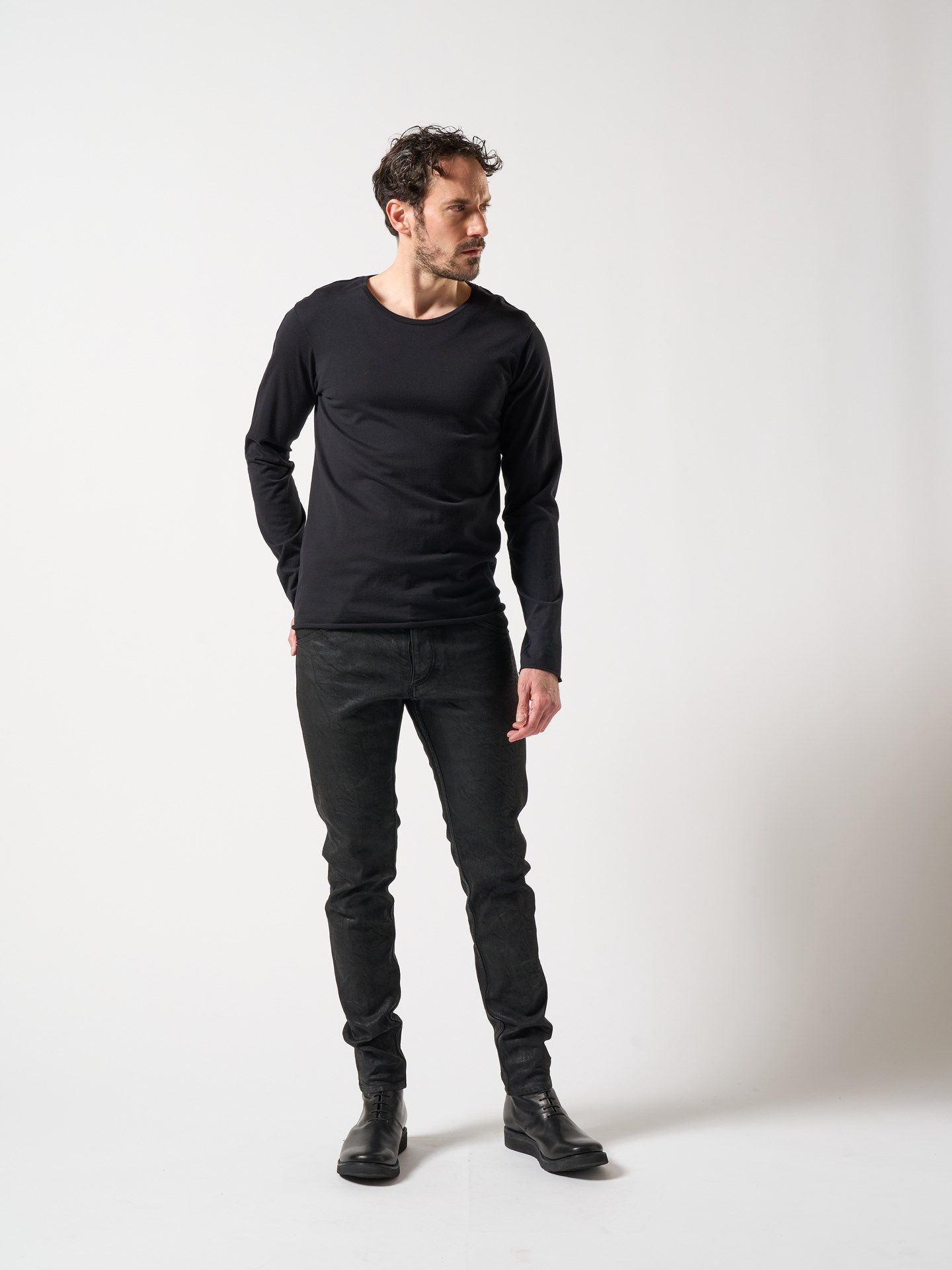 【予約品】 cut-off crew-neck L/S / クルーネックTシャツ / ブラック
