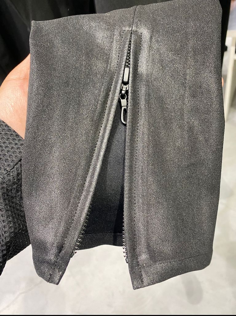 裾ジップ付き