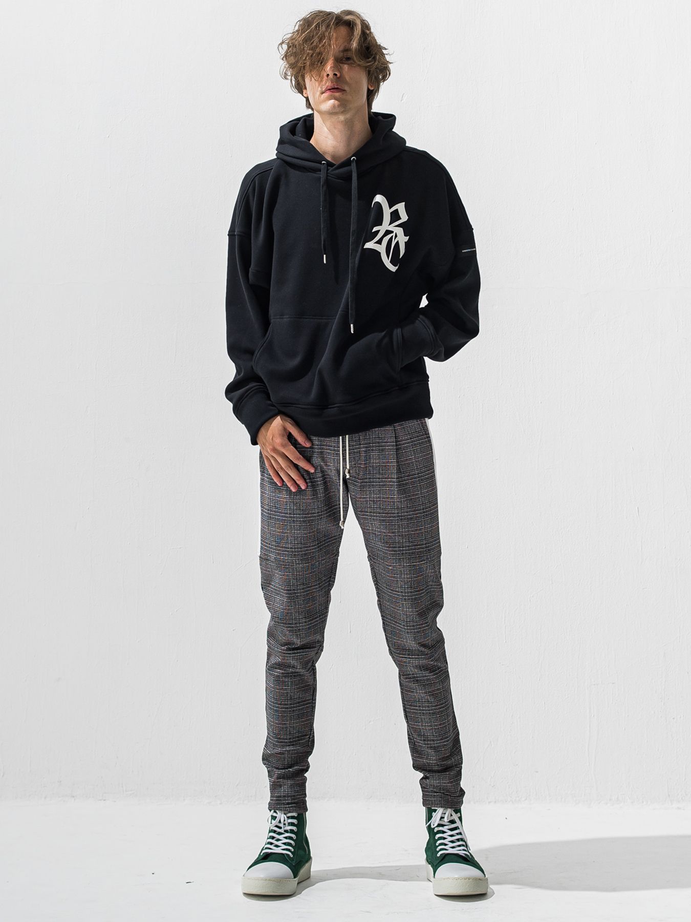 【予約品 9月6日(日) 締切】RC VELOURS FLEECE HOODIE / RCレザーワッペン 裏起毛 ルーズフーディー / ブラック