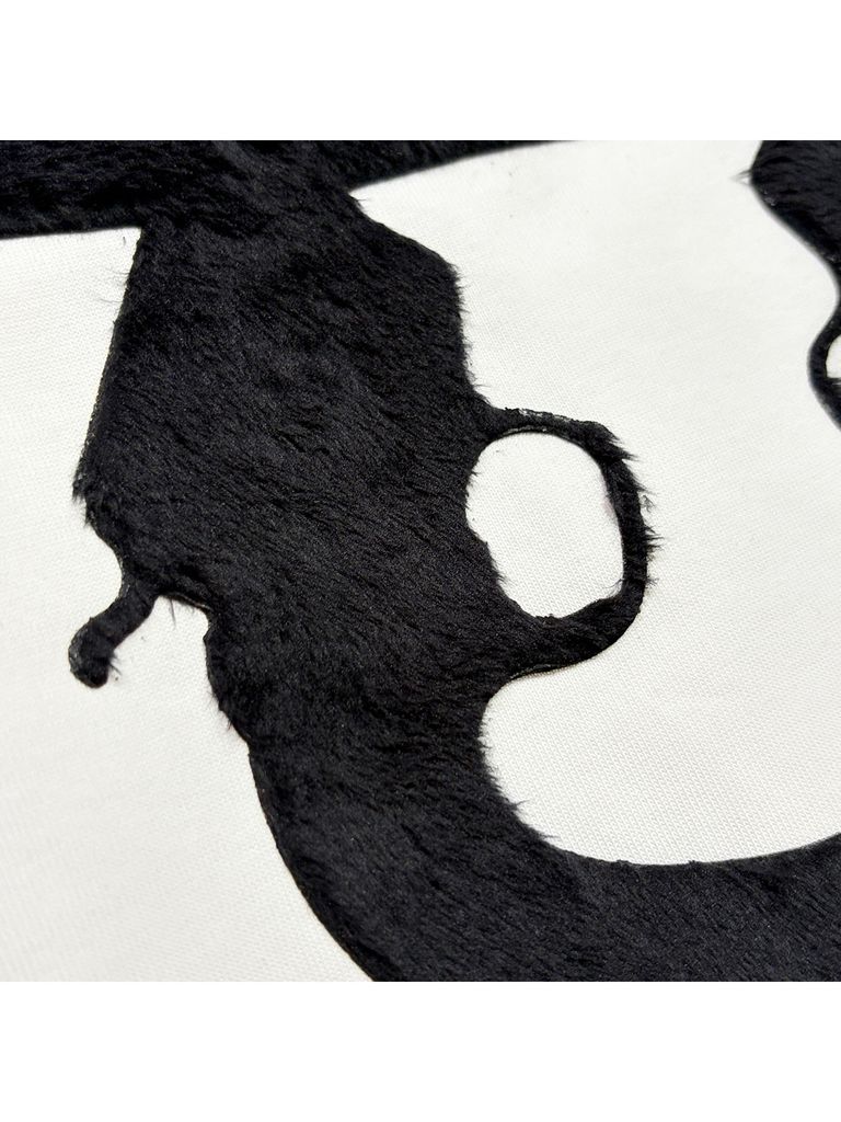 参考画像：ブラックのファープリント