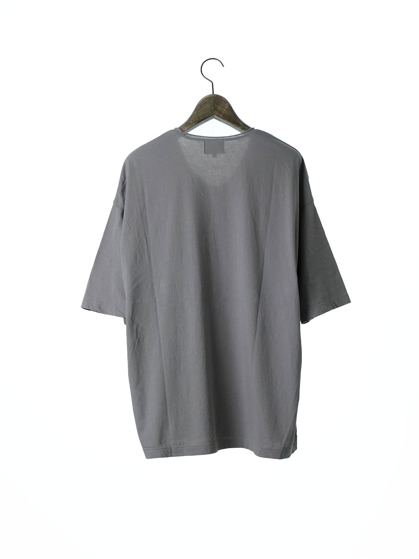 CREWNOT / VネックTシャツ / グレー