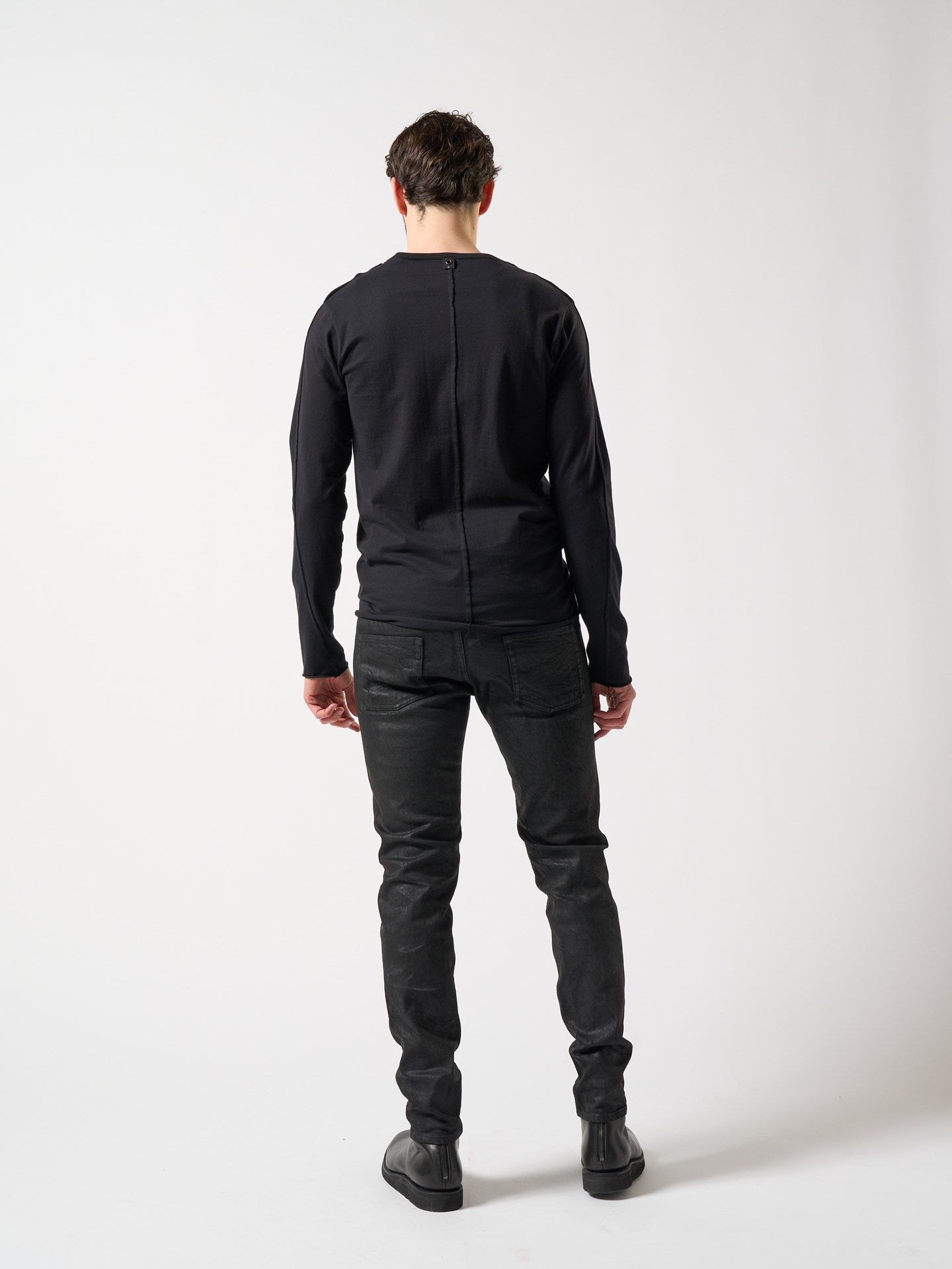 【予約品】 cut-off crew-neck L/S / クルーネックTシャツ / ブラック