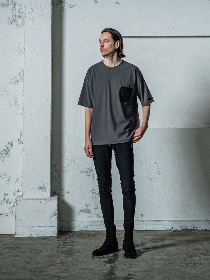 《予約11月17日19時締め》 leather pocket overnylon T / Tシャツ / グレー