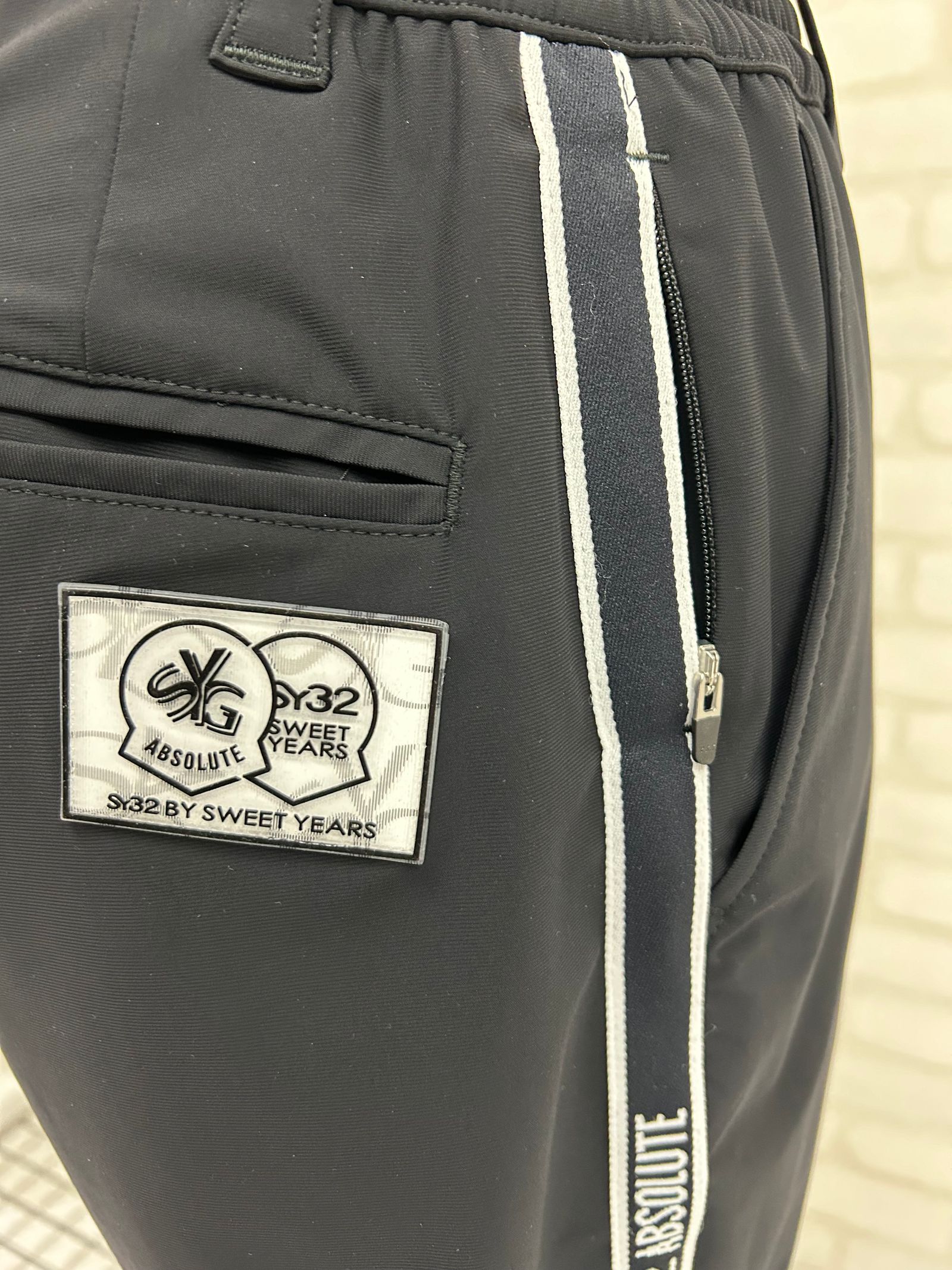 イタリア生地ハイストレットSTRETCH JQ TAPE PANTS / ブラック 【SY32 by SWEET YEARS GOLF】