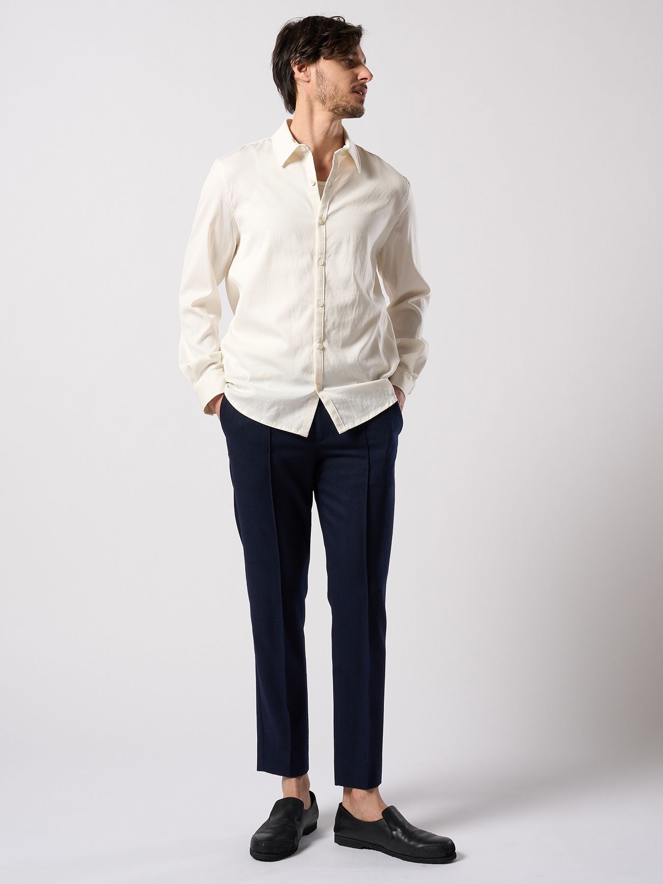 【予約品 4月19日(日) 18時締切】comfort pin-tuck slim slacks / コンフォート ピンタック スリムスラックス / ネイビー