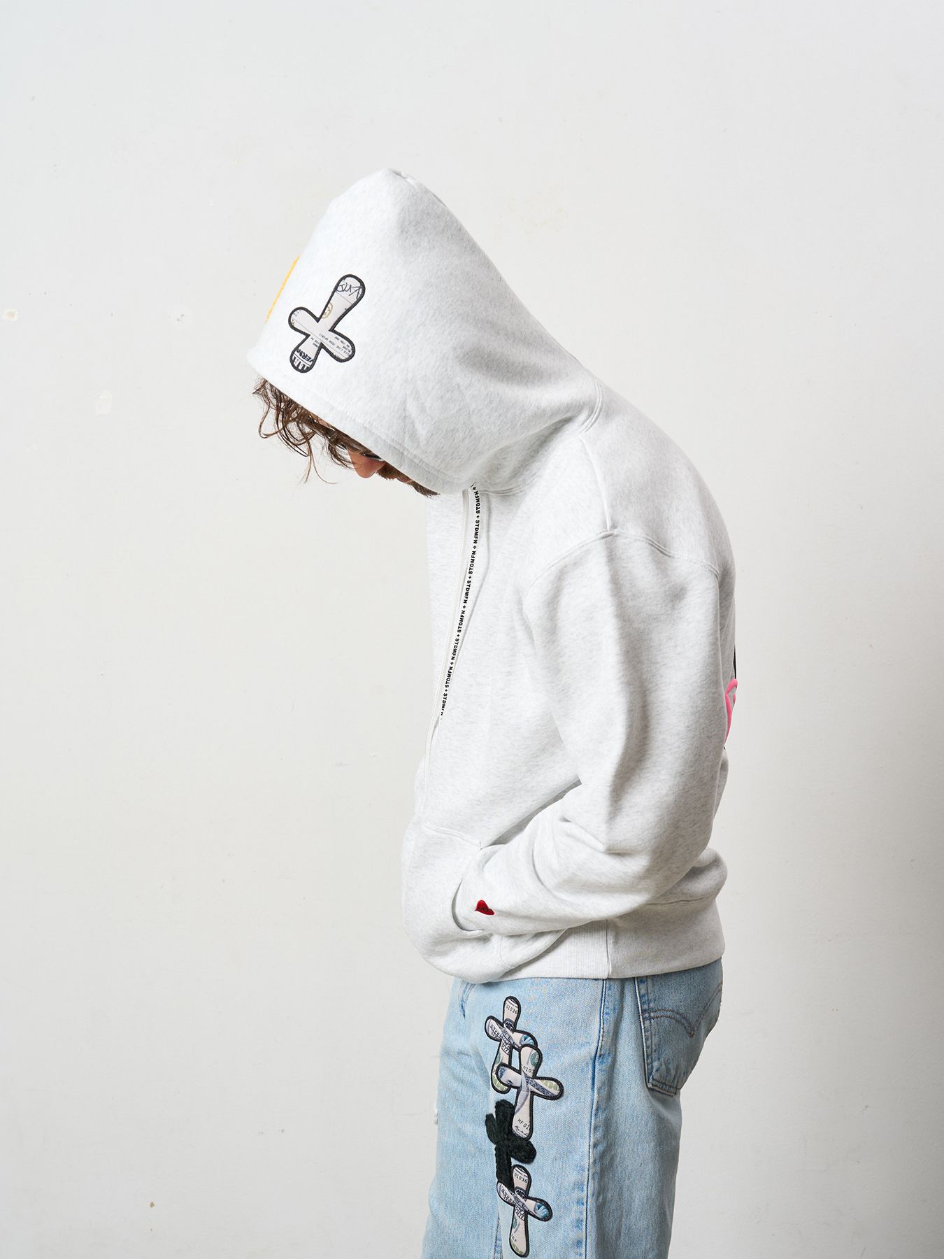 【予約品 5月8日(木) AM10時 締切】 TC裏毛起毛 PEACE AFTER DEATH&マルチパッチワーク プルパーカー / アッシュ