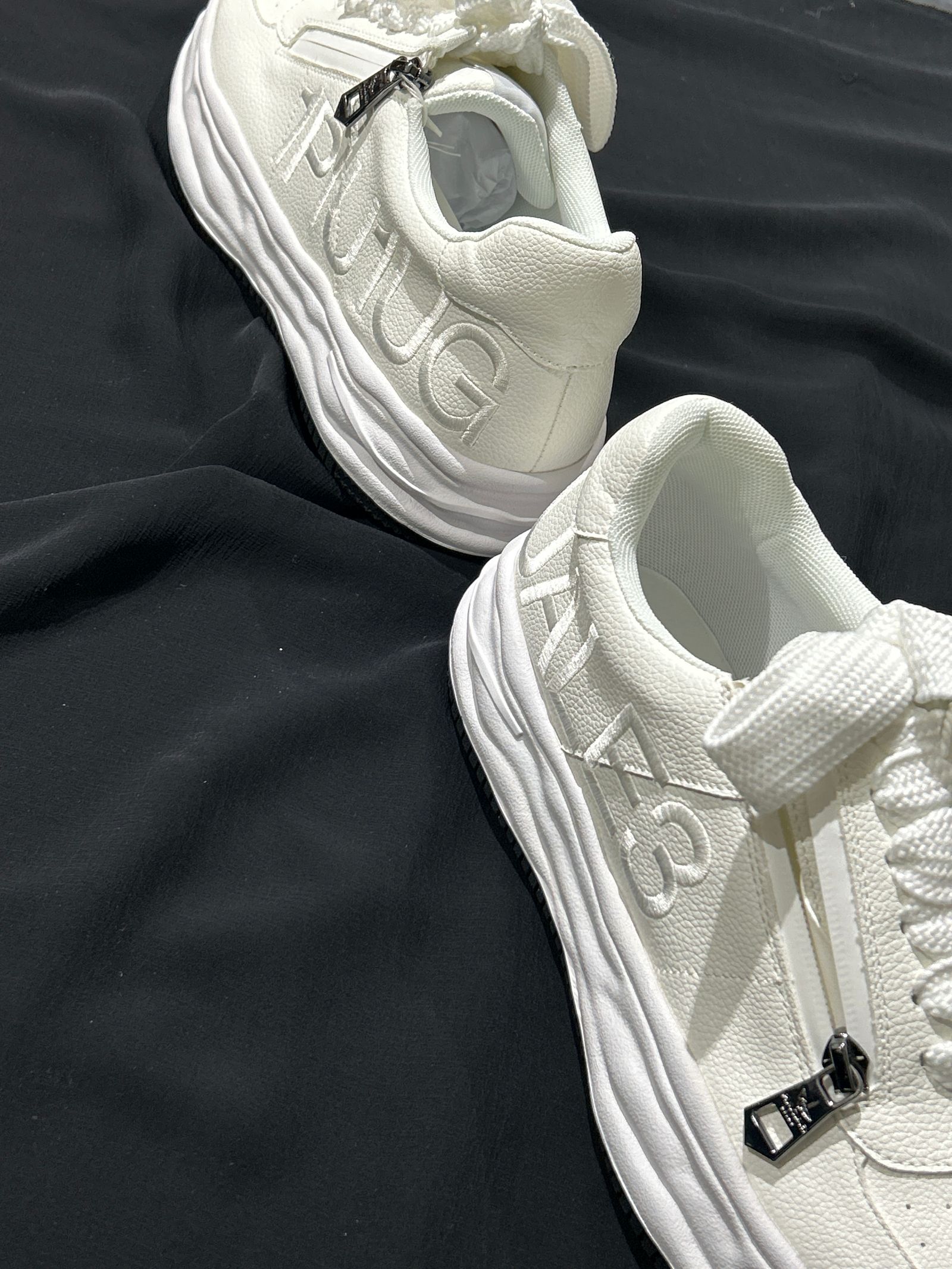 DISTORTED SOLE スニーカー / ホワイトUSX-26008