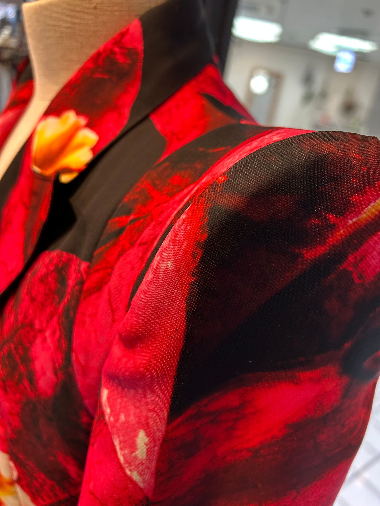 【予約品 5月18日(日) 締切】Costume Line：Power Shoulder Flare Jacket / パワーショルダーフレアジャケット / ブラックブーゲンビリア