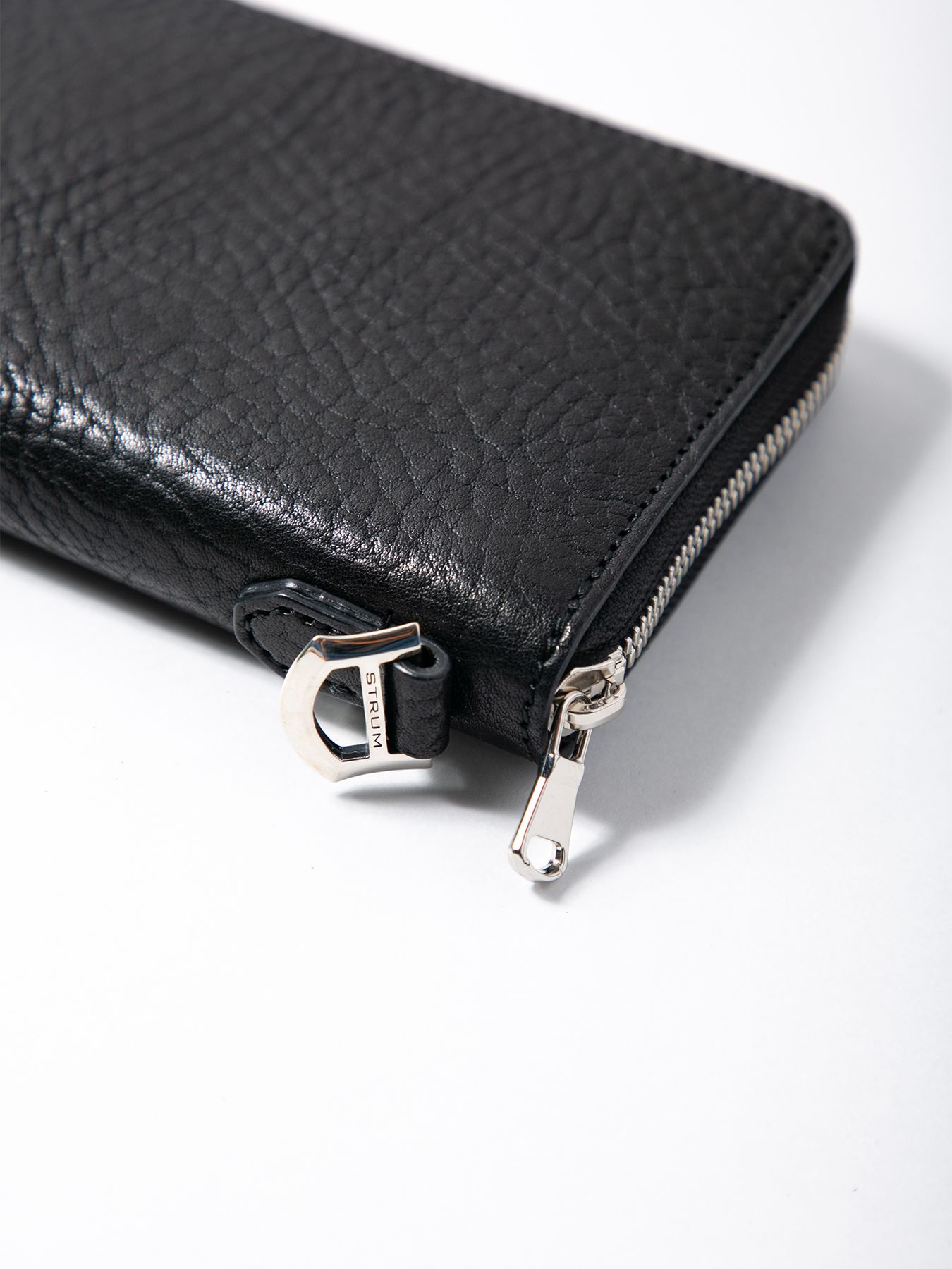 【予約品 10月12日(日) 締切】Pit Vegetable Full Tanned Shrunken Steerhide Round Wallet / フルタンニン ピット鞣し シュリンク ステア ハイド ラウンドウォレット / ブラック