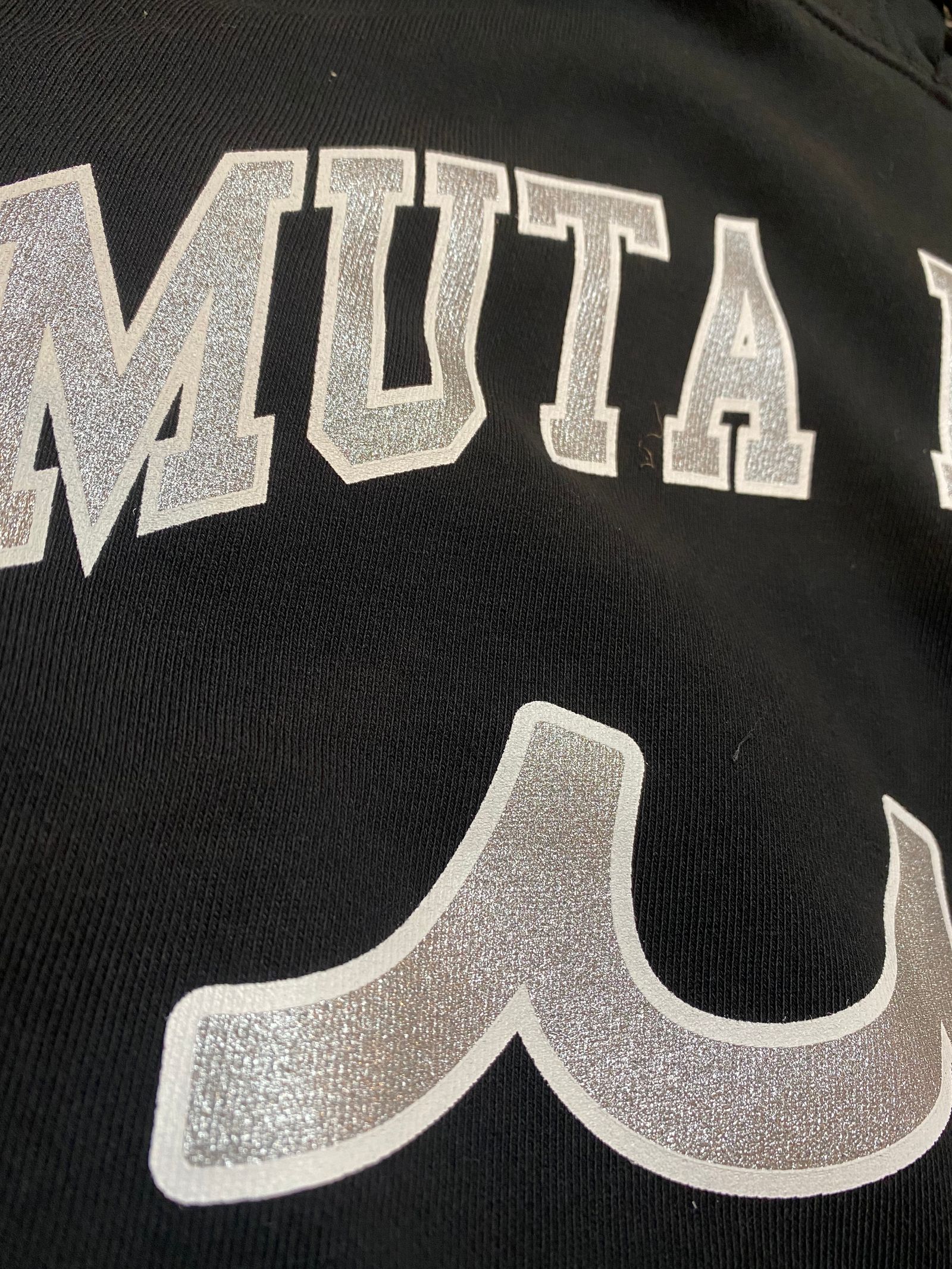 muta - (muta College Logo Hooded Sweatshirt / ブラック 【Acanthus