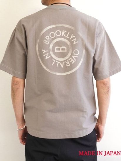タックボタンプリントTシャツ / グレー
