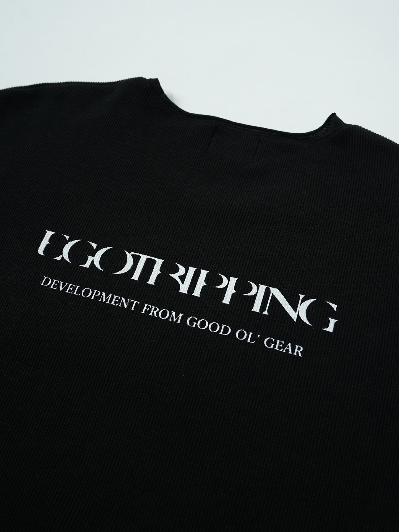 【予約品 5月27日(水) 締切】WOOLTHERMAL-TEE print / ロゴプリント ローリングネックTシャツ / ブラック