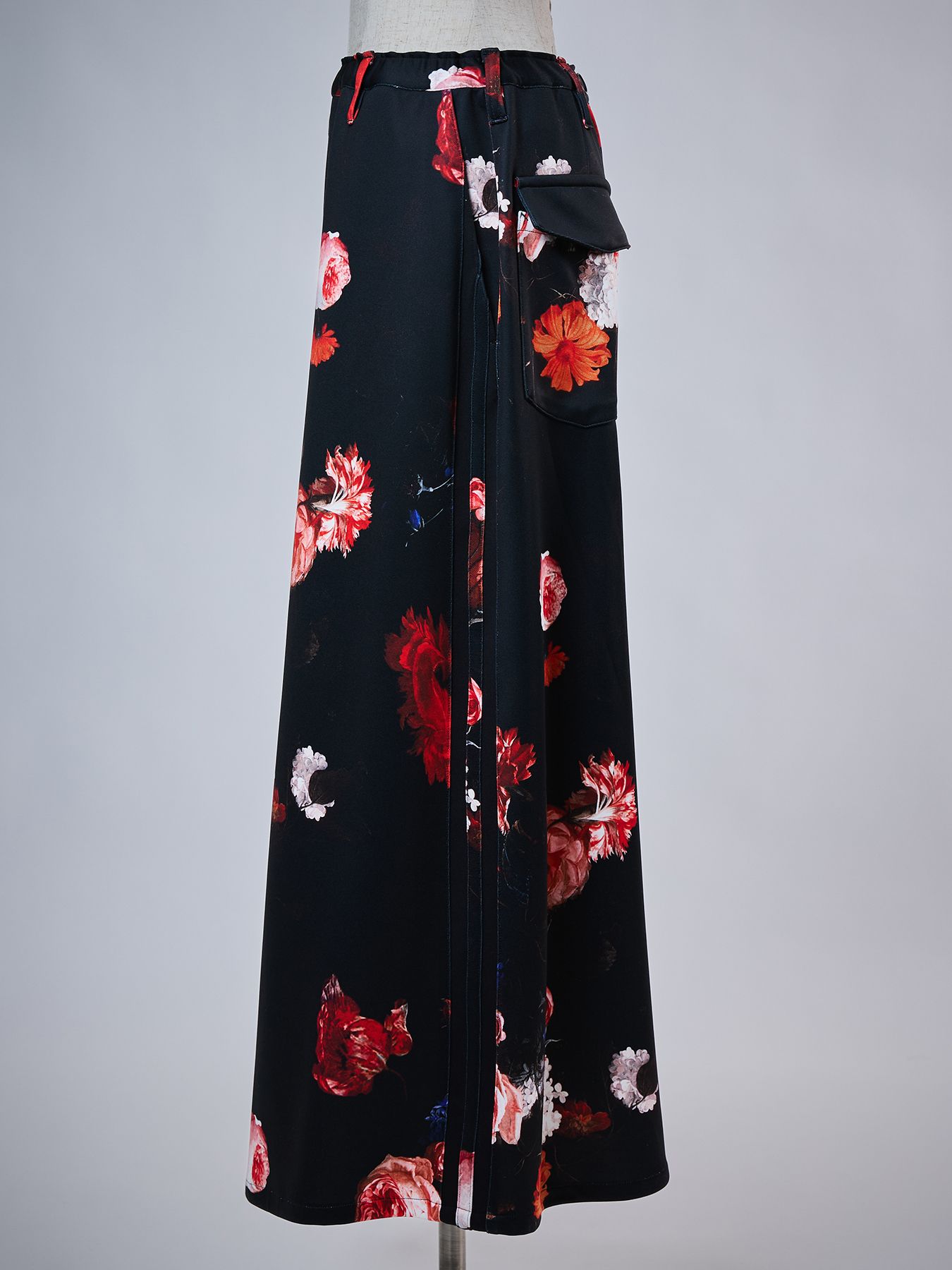 【予約品 4月26日(日) 締切】Back Zip Skirt / バックジップスカート / ブラックフローラ