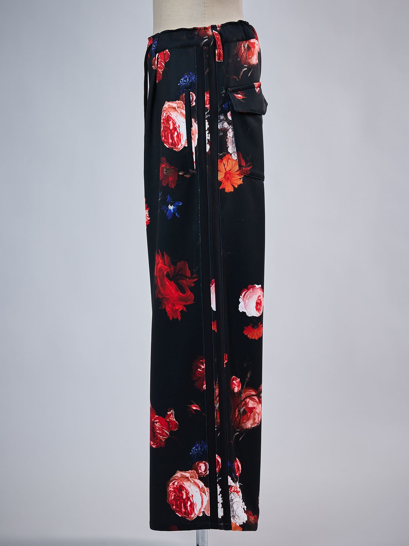 【予約品 4月26日(日) 締切】Slacks Jersey / スラックスジャージ / ブラックフローラ