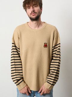 【予約品 5月8日(木) AM10時 締切】 アクリルバルキービックワッフルボーダーカートベアワッペン ワイドシルエットプルオーバー / ベージュ