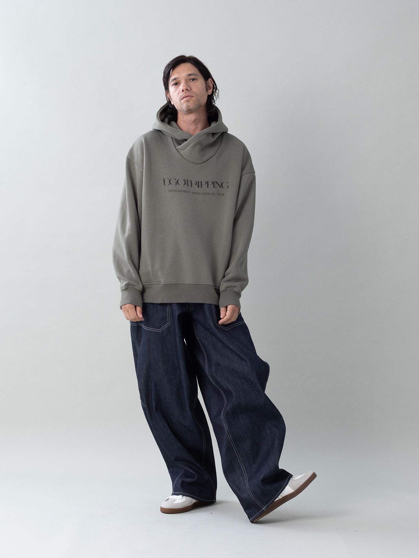 【予約品 5月27日(水) 締切】COWL-WOOLSWEATPARKA print / ロゴプリント スウェットパーカー / グレー