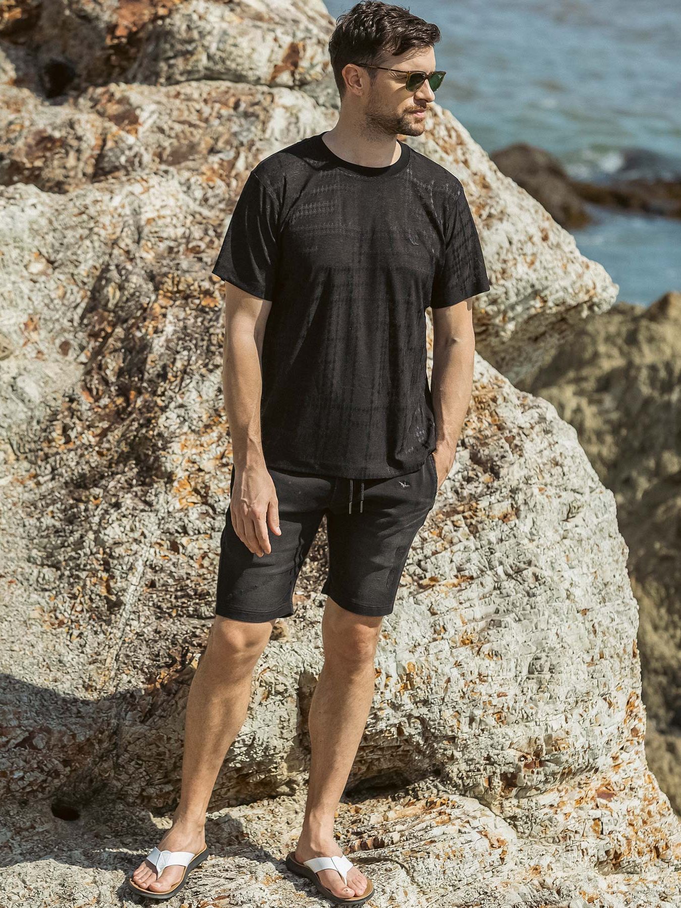 RANDOM HOUNDSTOOTH JACQUARD T-SHIRT / ブラック【1PIU1UGUALE3 RELAX 】