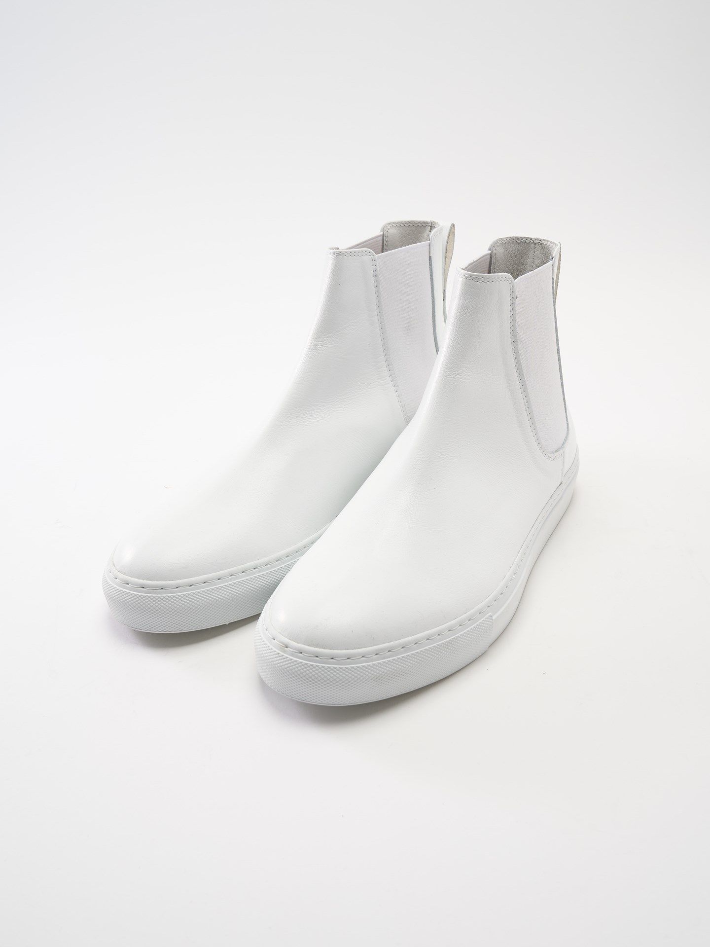 【予約品】 cow leather / ハイカットスニーカー / ホワイト