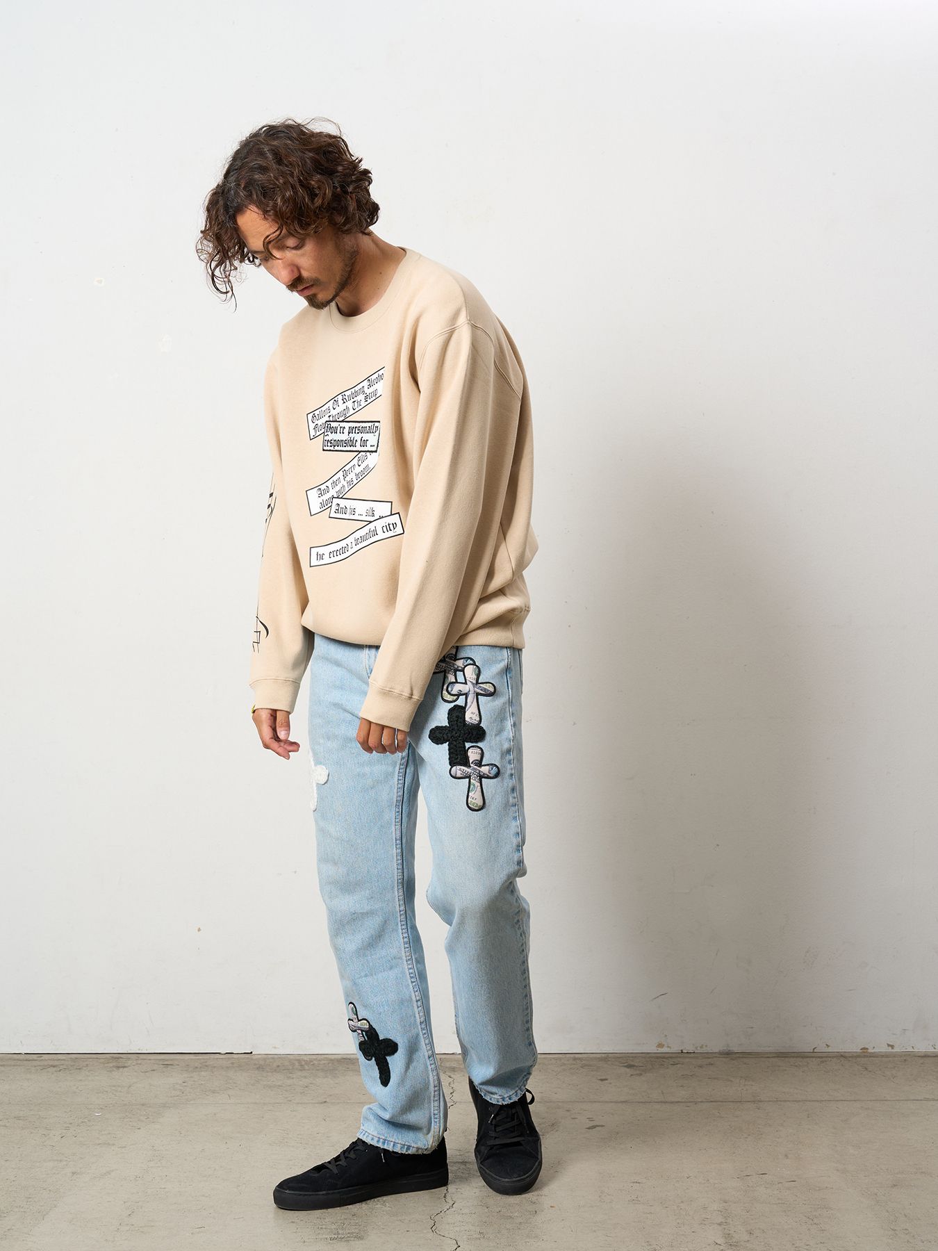 【予約品 5月8日(木) AM10時 締切】 TC裏毛起毛 リリック リボン シークインMUSICプリント スウェットシャツ / ベージュ