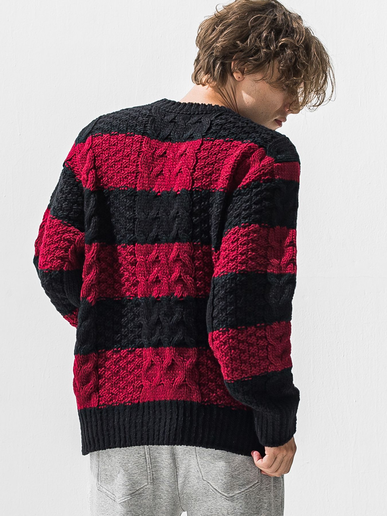 【予約品 9月6日(日) 締切】CABLE LAW SWEATER / ケーブル編みローゲージセーター / ブラック×レッド