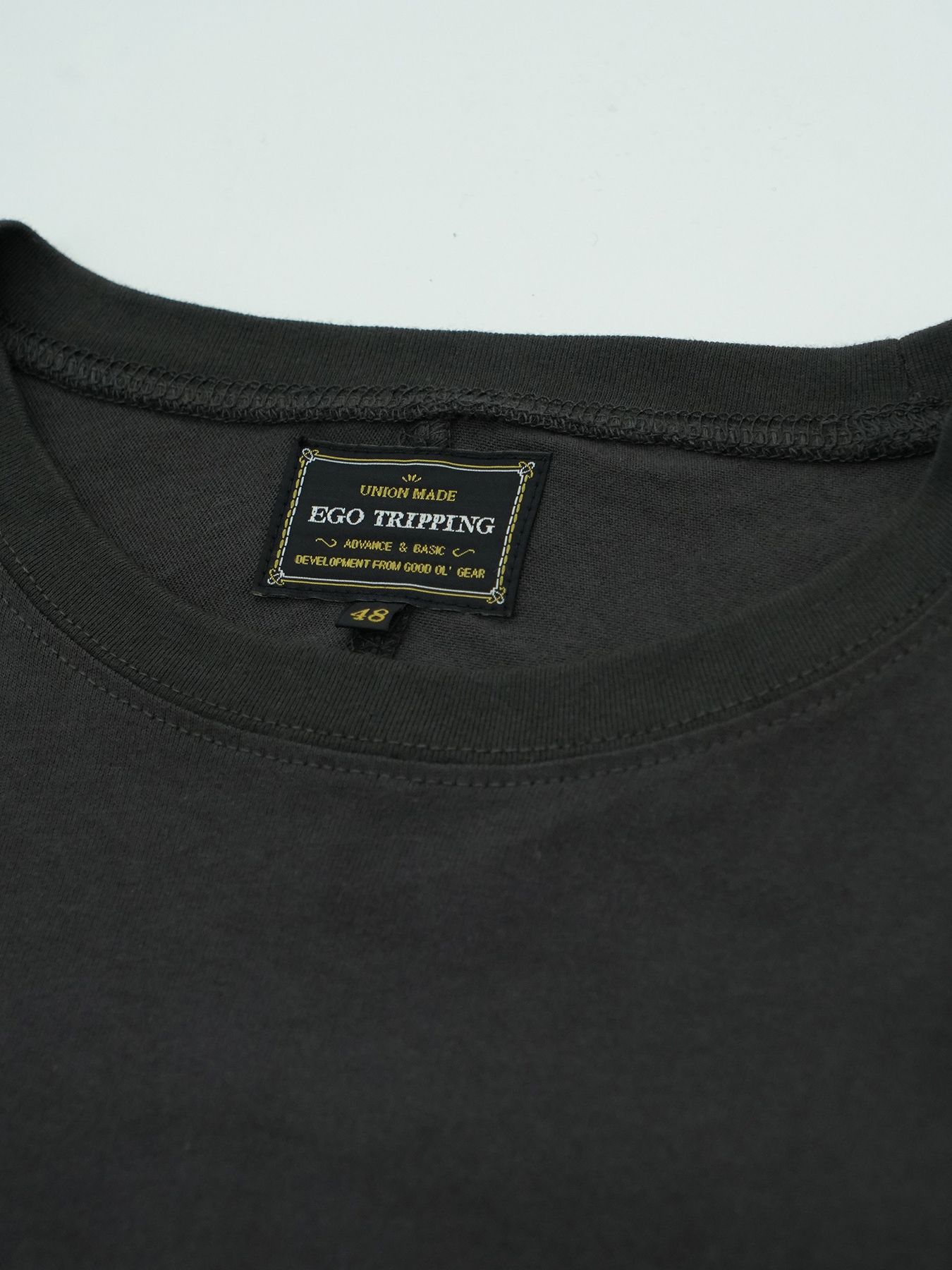 【予約品 2月1日(日) 締切】KITE TEE frocky / フロッキープリント ニットT / チャコール