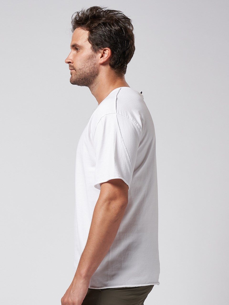 《予約品》 wide cut-off V-neck S/S / VネックTシャツ / ホワイト