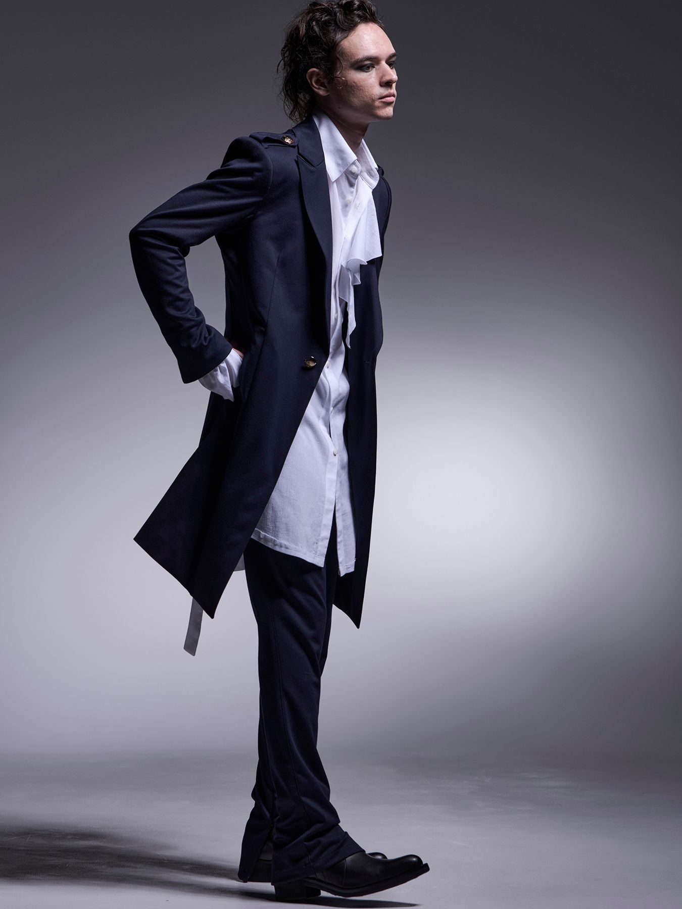 【予約品 7月13日(日) 締切】Epaulet Peaked Long Jacket / エポーレット ピークドラペル ロングジャケット / ネイビー