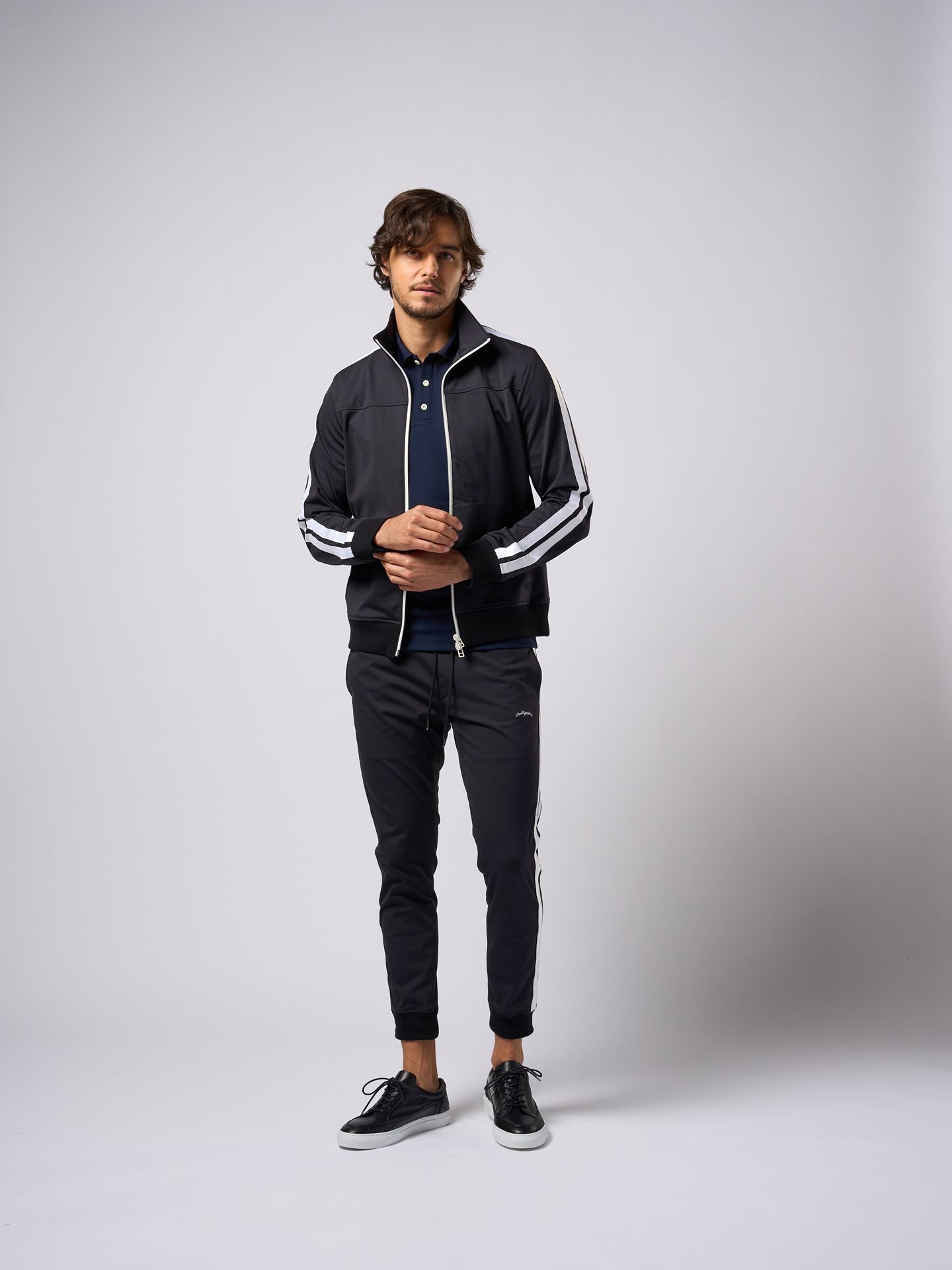 【予約品9月19日 10時締め】 low cut leather sneaker / レザースニーカー / ブラック×ホワイト