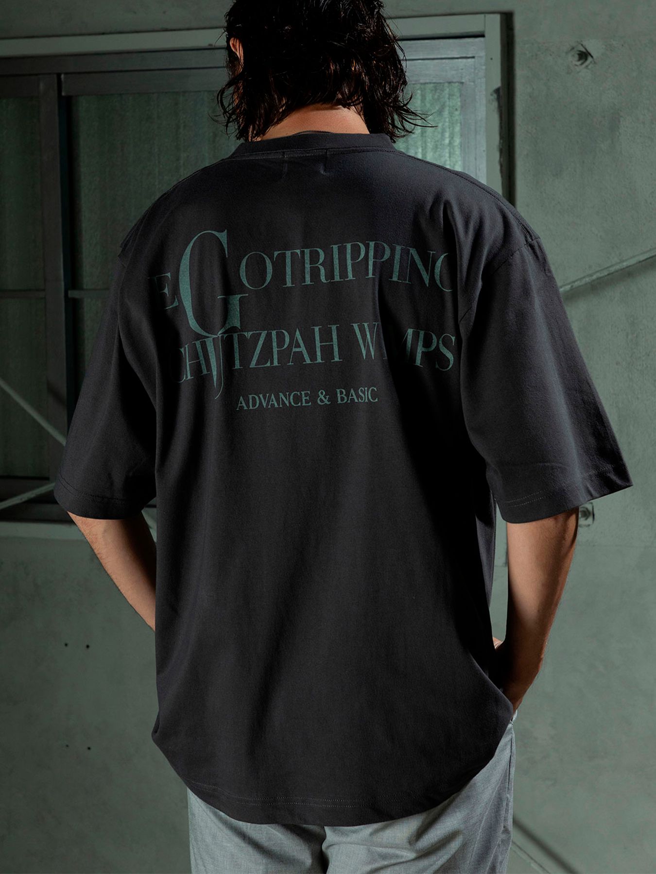 【予約品 11月9日(月) 締切】HEAVYOUNCE TEE Cw / ヘビーオンス バックプリントTシャツ / チャコール