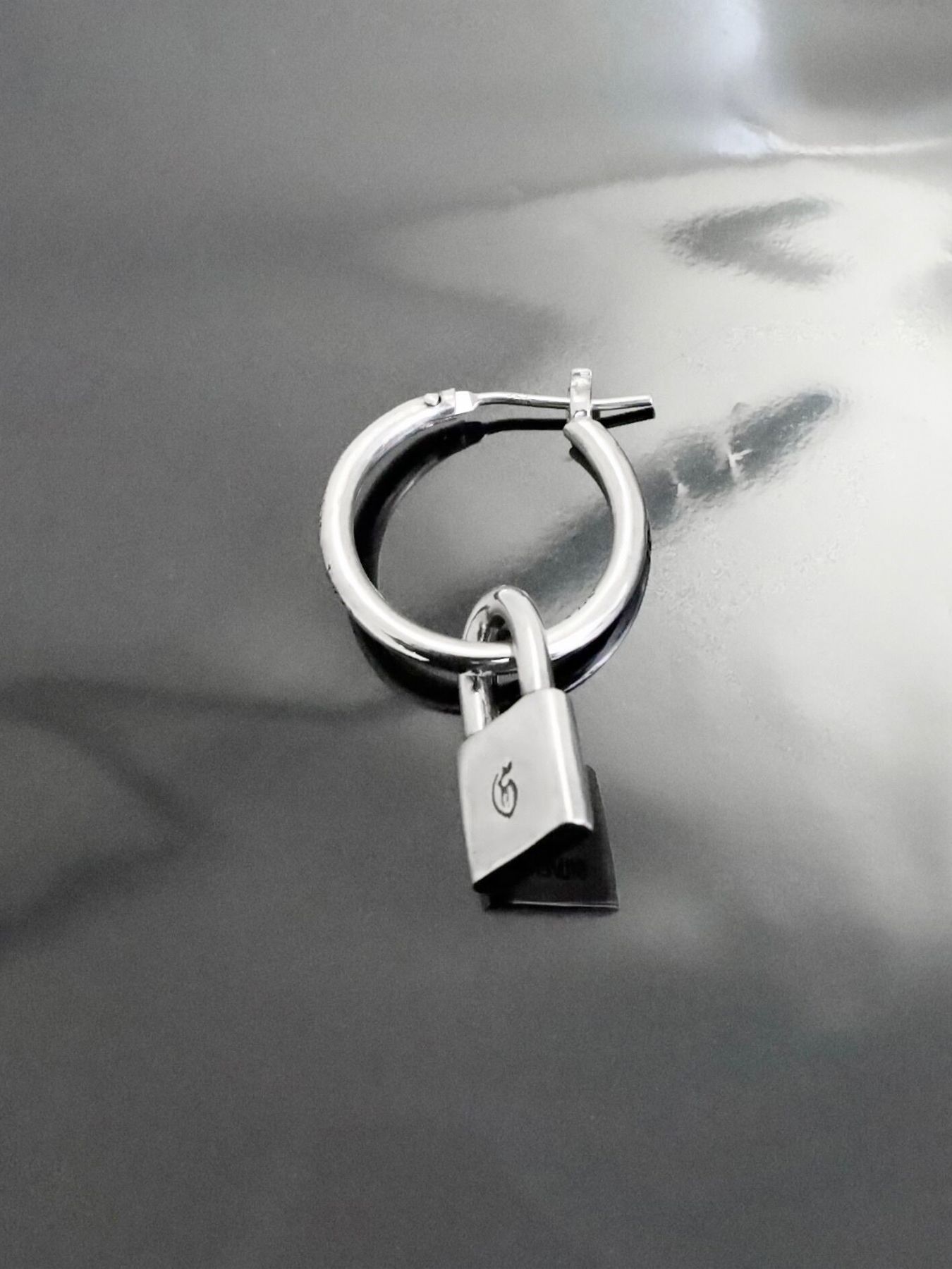 《受注生産》THIN HOOP raised by wolves [LARGE] with PADLOCK / レイズド・バイ・ウルヴス シンフープ・L ウィズ パドロック / 注文から1～2週間後入荷予定