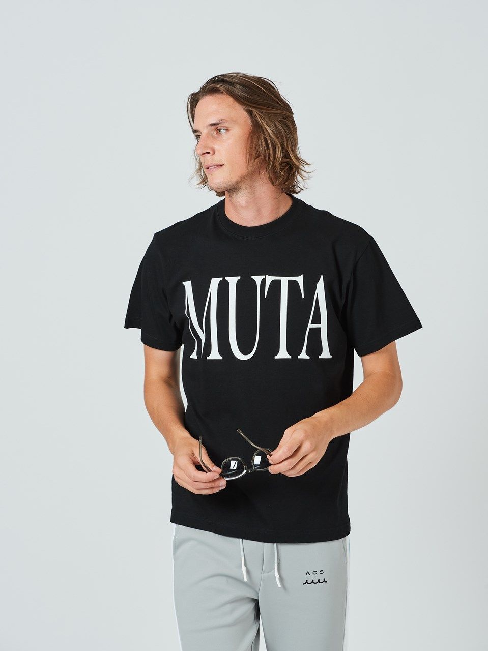 ACANTHUS - (予約品) muta BIG Logo Tee / Tシャツ / ブラック