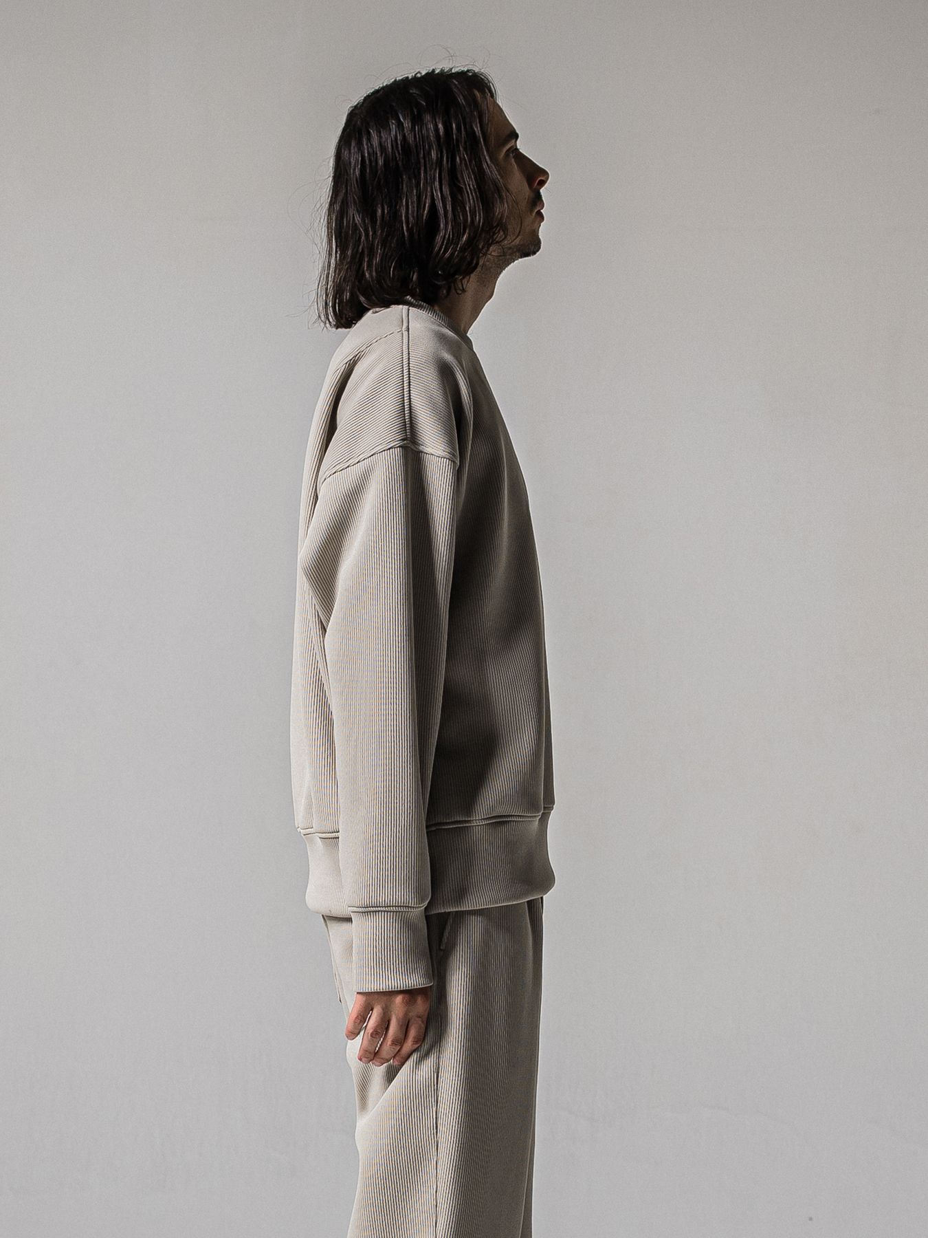 【予約品 11月16日(日) 締切】AZE MILITARY DROP TRAINER / 畔編みニット トレーナー / グレージュ