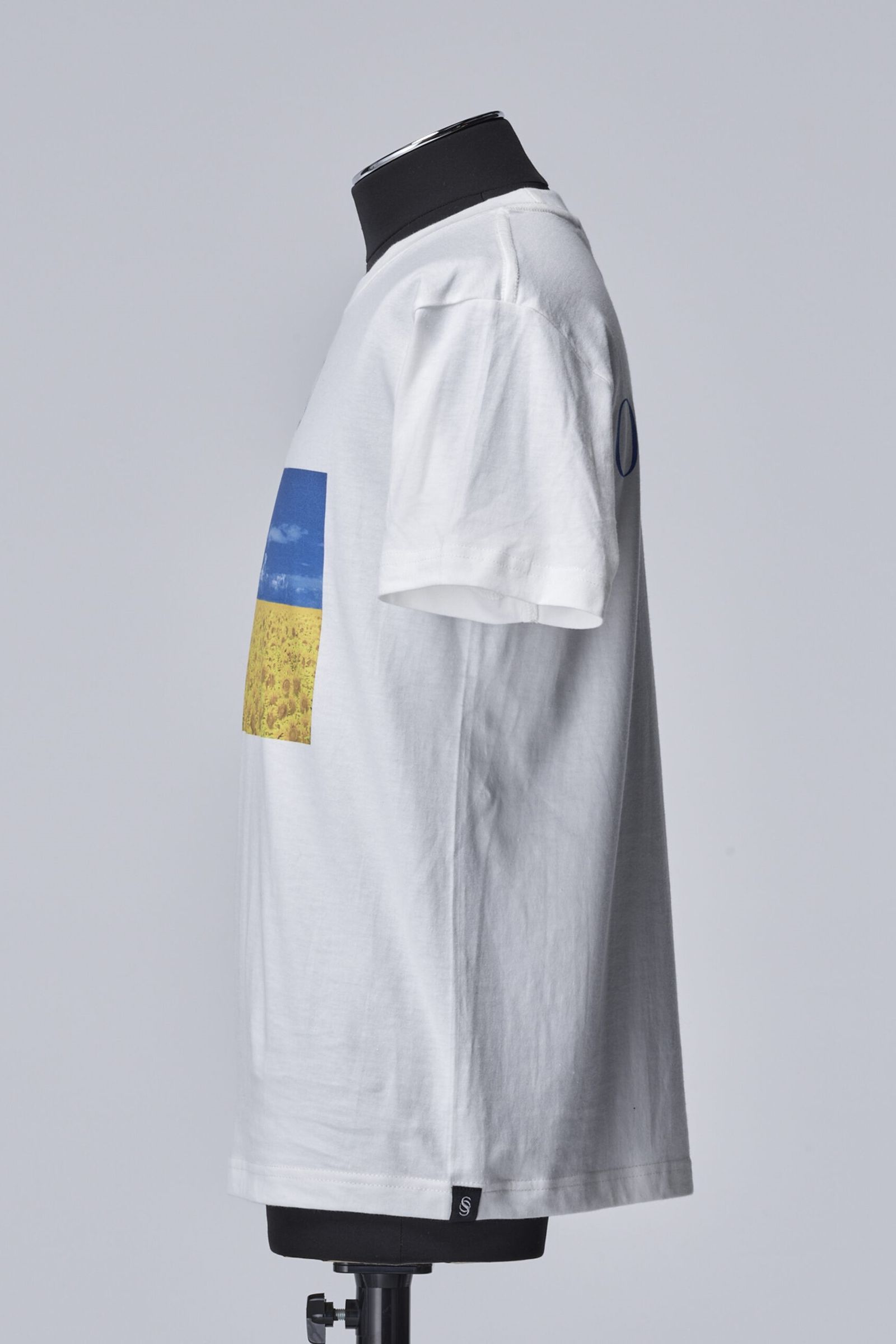 《予約》 Ukraine CharityT-shirt / ホワイト 【THE ONENESS】 10月以降入荷予定