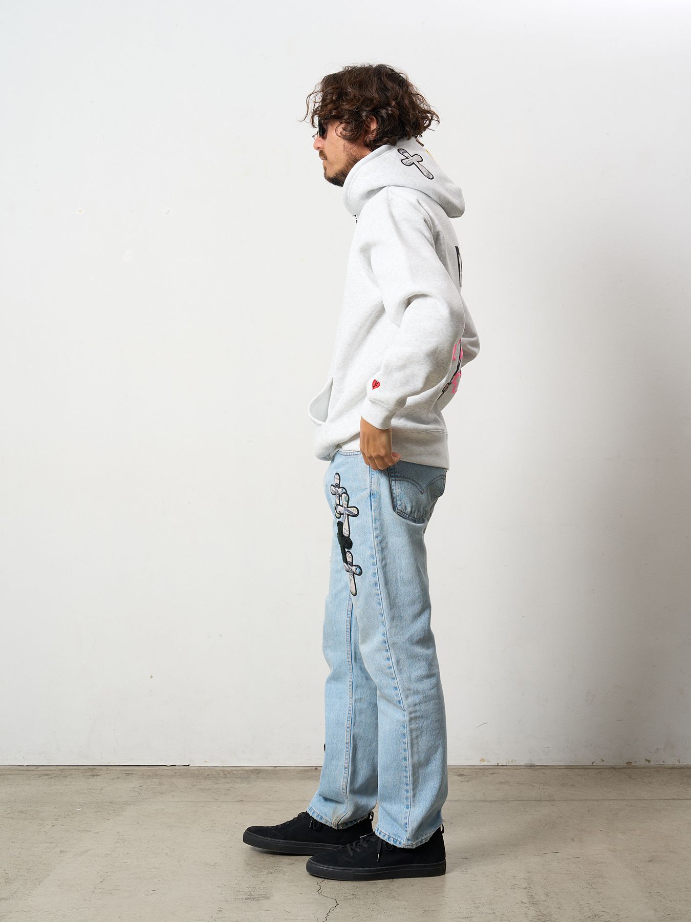 【予約品 5月8日(木) AM10時 締切】 TC裏毛起毛 PEACE AFTER DEATH&マルチパッチワーク プルパーカー / アッシュ