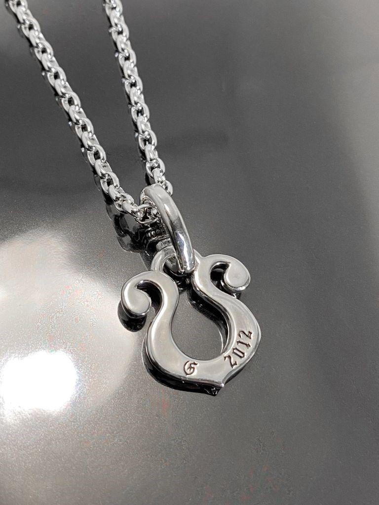 《受注生産》 RHYTHMIC HORSESHOE with BLACK DIAMOND NECKLACE ネックレス / 注文から2~3週間後入荷予定