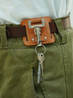 【予約品 5月6日(水) 締切】THE-HOOK / キーホルダー / ブラウン