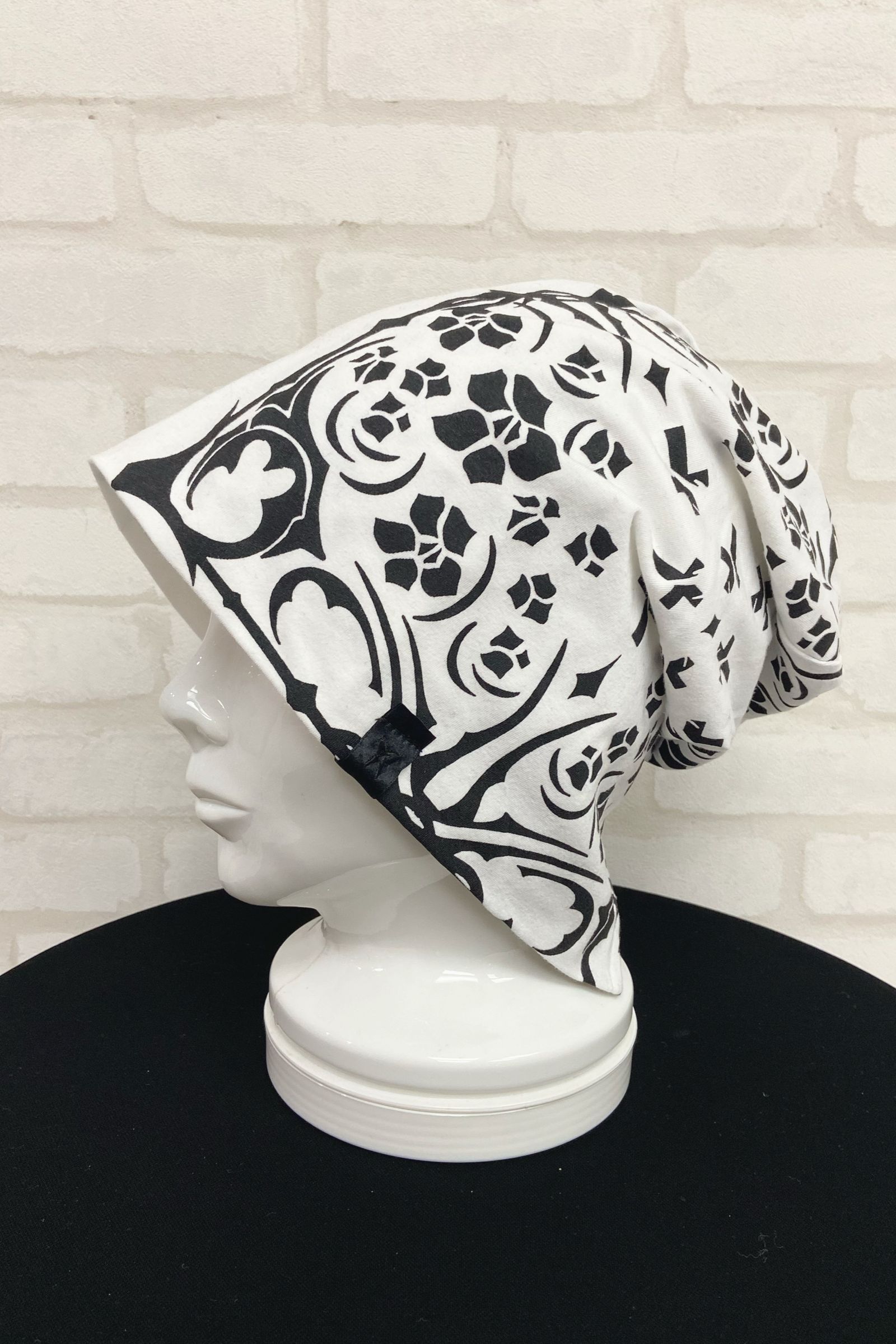 Cap ニットキャップ BANDANA BEATENJIKU / White×Black 【kiryuyrik】