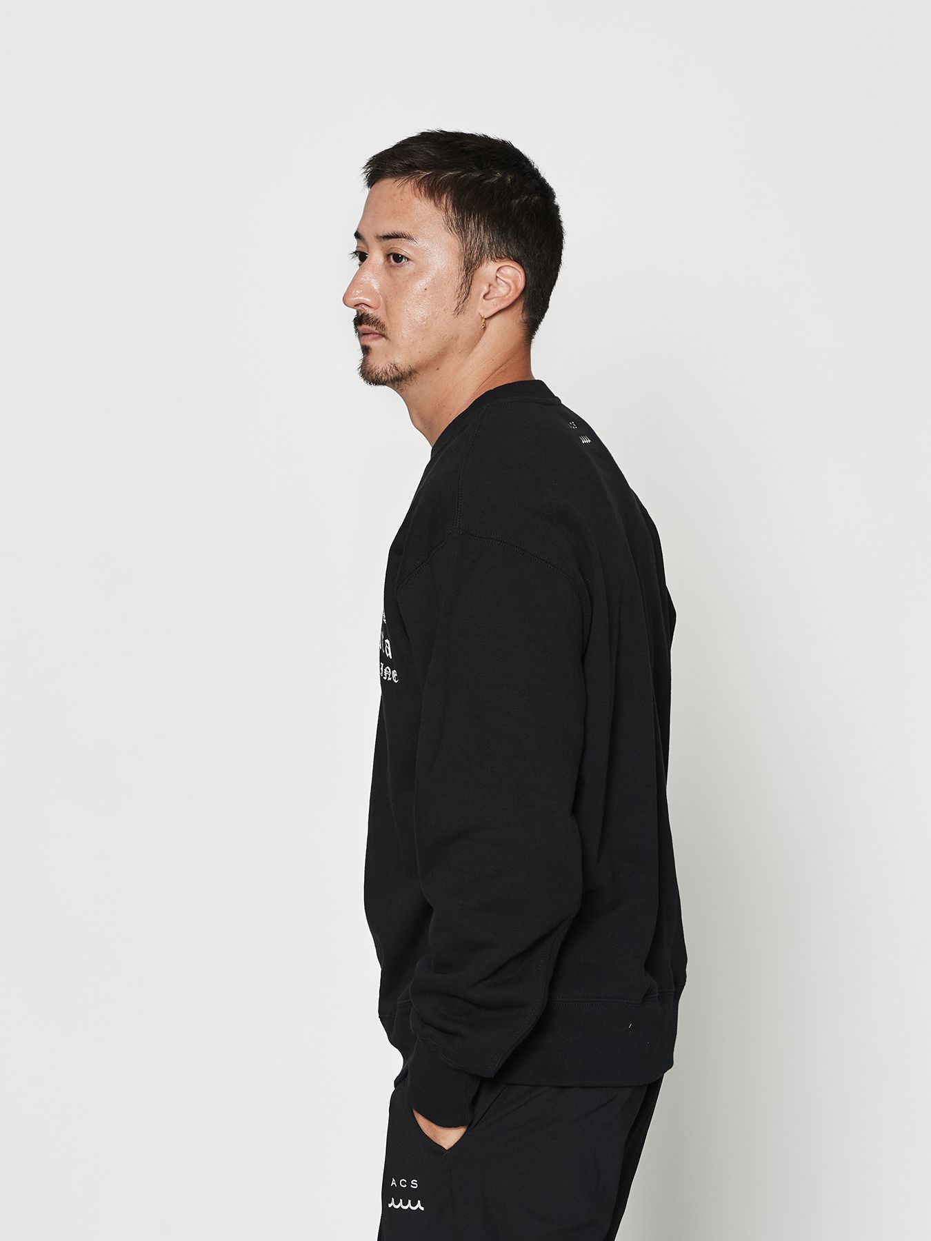 【予約品 10月9日(木) 締切】muta Old Logo Crewneck / スウェット / ブラック【Acanthus × muta MARINE】