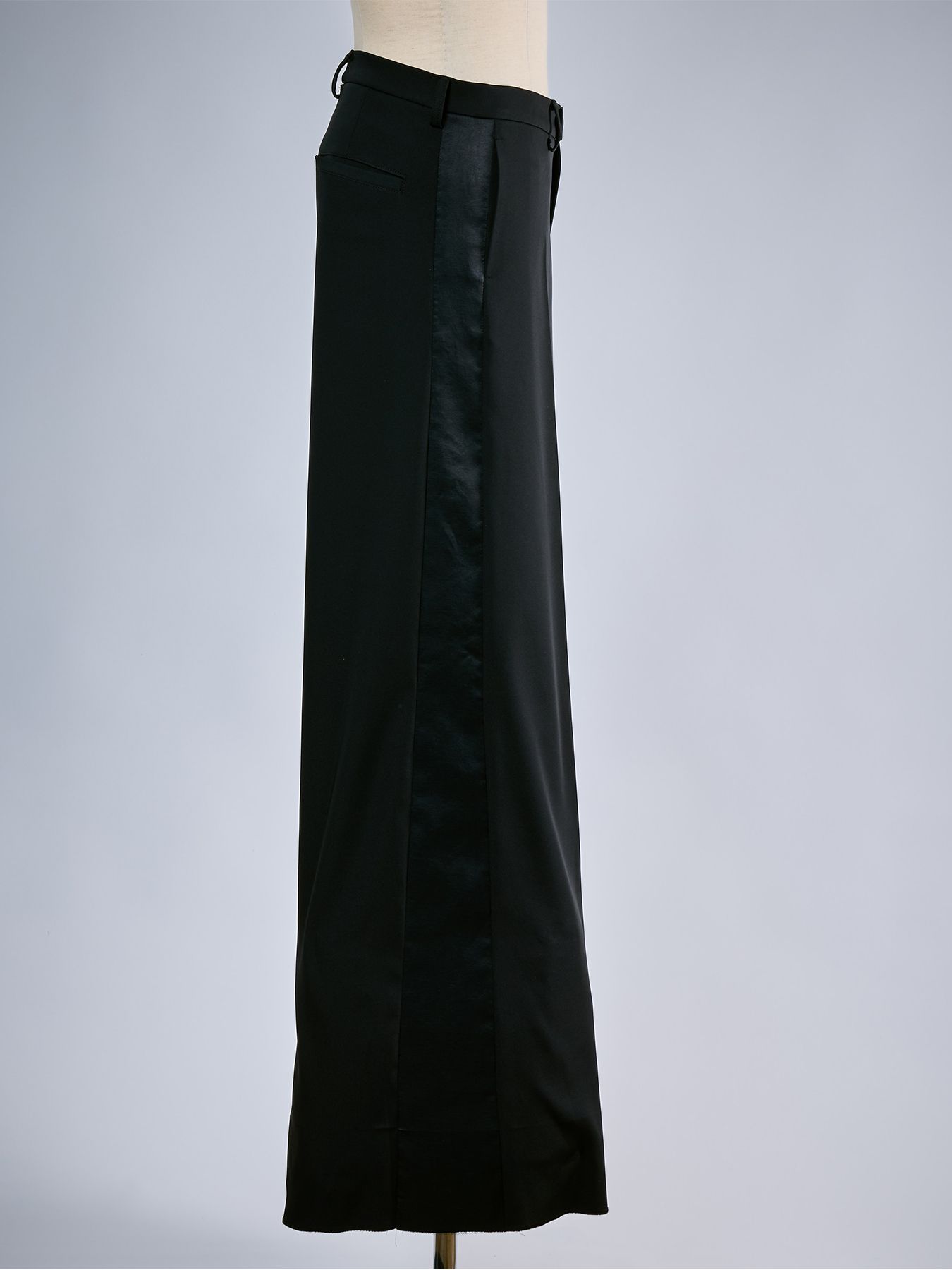 【予約品 10月26日(月) 締切】《Costume Line》W-Satin Wide Slacks / ワイドスラックス / ブラック