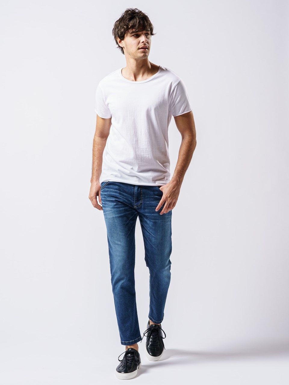 《予約品》 cut-off crew-neck S/S / クルーネックTシャツ / ホワイト