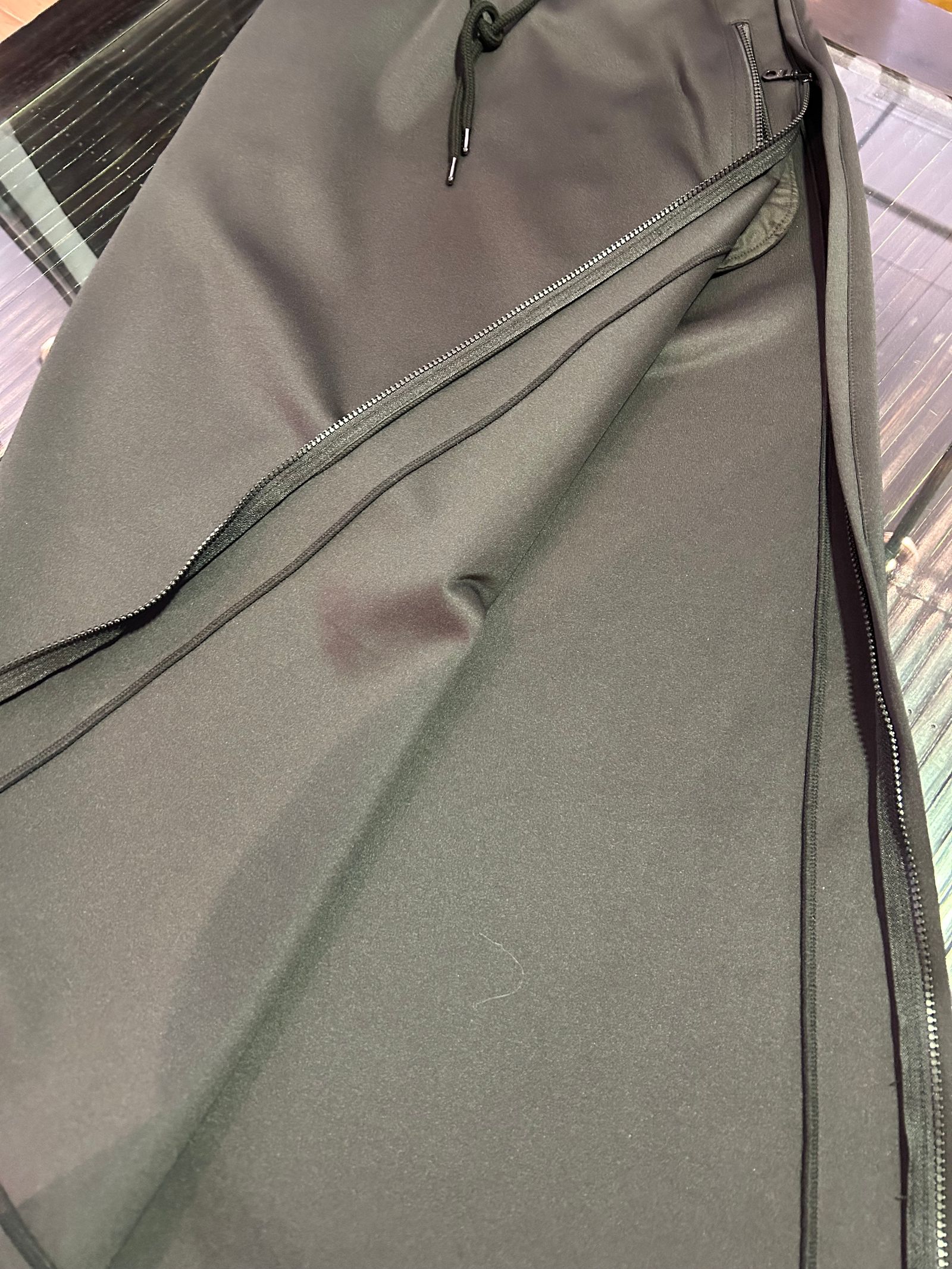 《予約品5月20日締》 SideZippSkirt / スリットスカート / ブラック