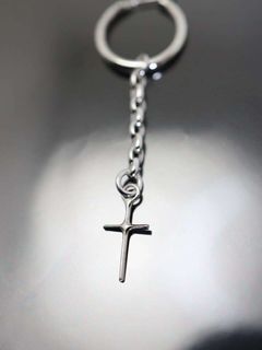 《受注生産》 THIN HOOP raised by wolves [LARGE] with 2c CROSS / シンフープピアス レイズド バイ ウルヴス L ウィズ 2cクロス 【注文から2～3週間後入荷】