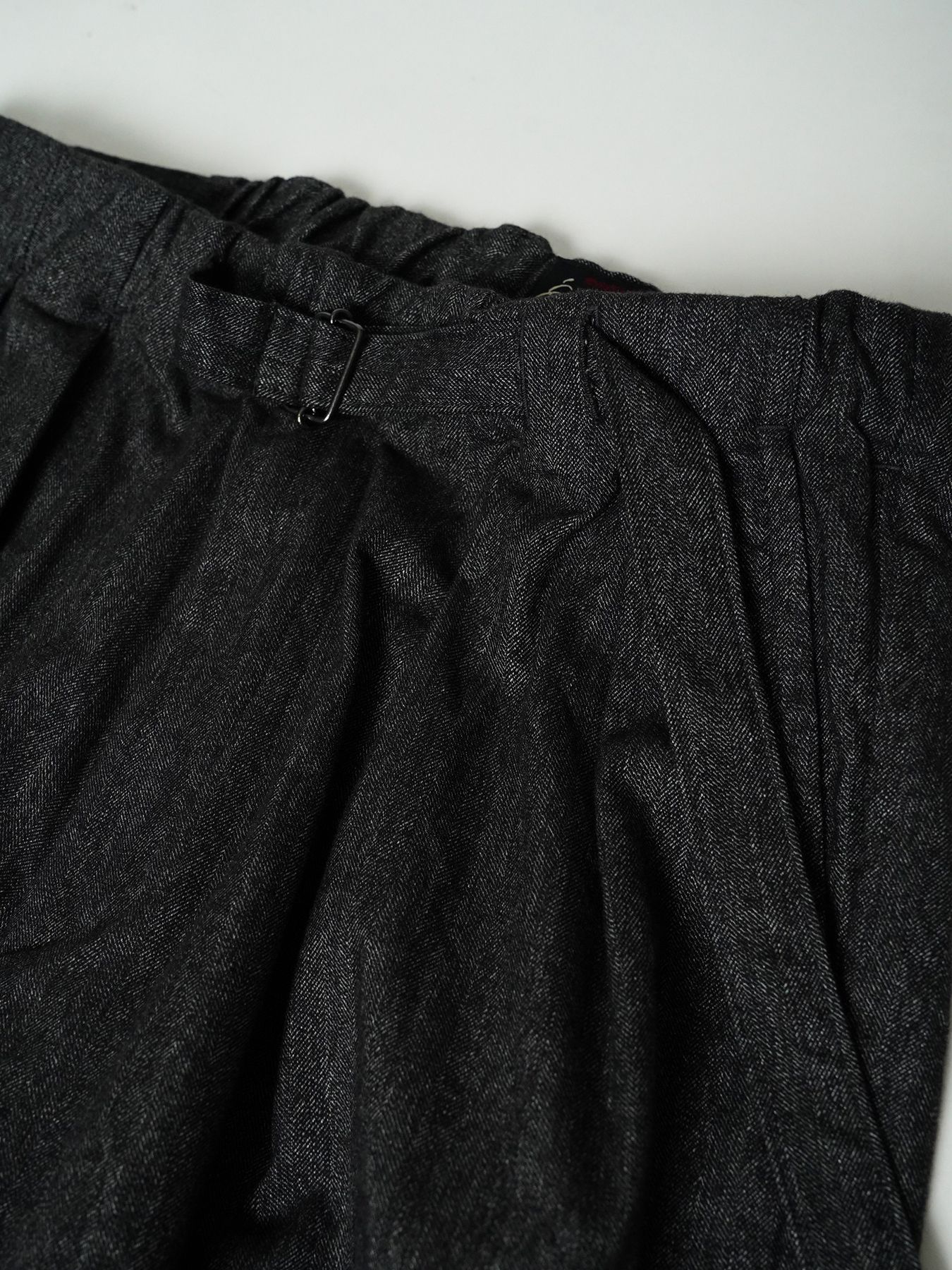 【予約品 7月5日(日) 締切】DRESSYEASE TRUSERS / ドレッシーイーズトラウザーズ / 杢グレー（ヘリンボーン）
