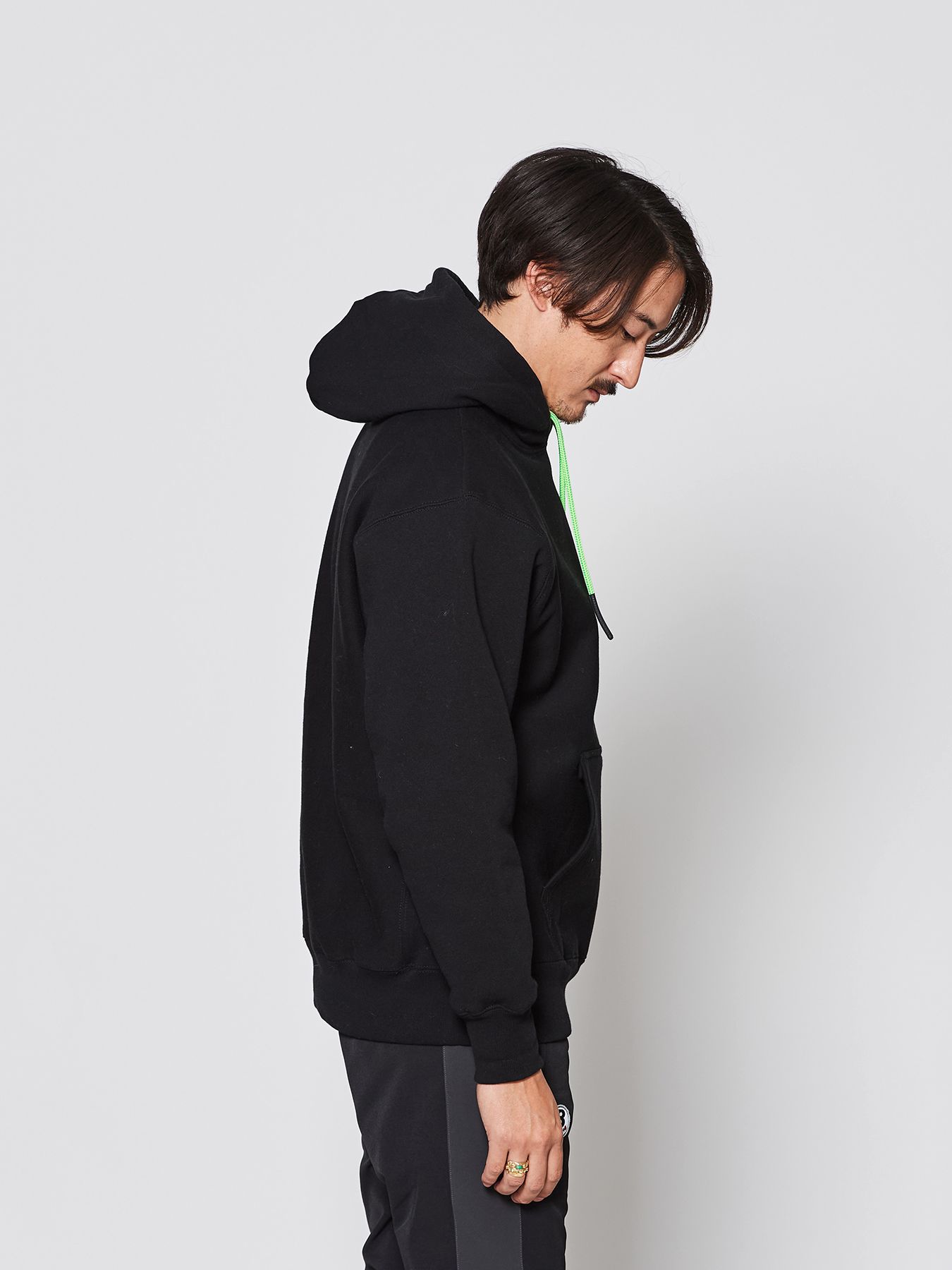 【予約品 】muta sweet muta Hooded Sweatshirts / スウェットパーカー / ブラック【Acanthus × muta MARINE】