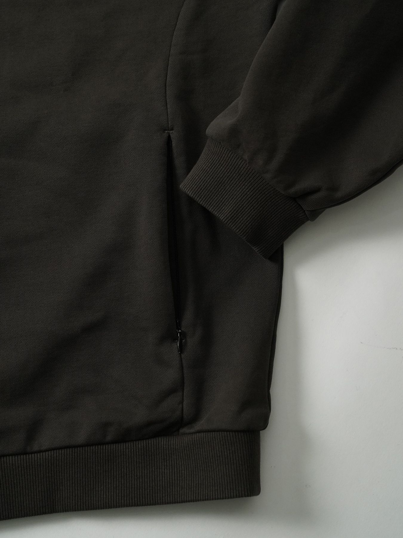 【予約品 5月6日(水) 締切】MOLD-SWEATPARKA / スウェットジップパーカー / チャコール